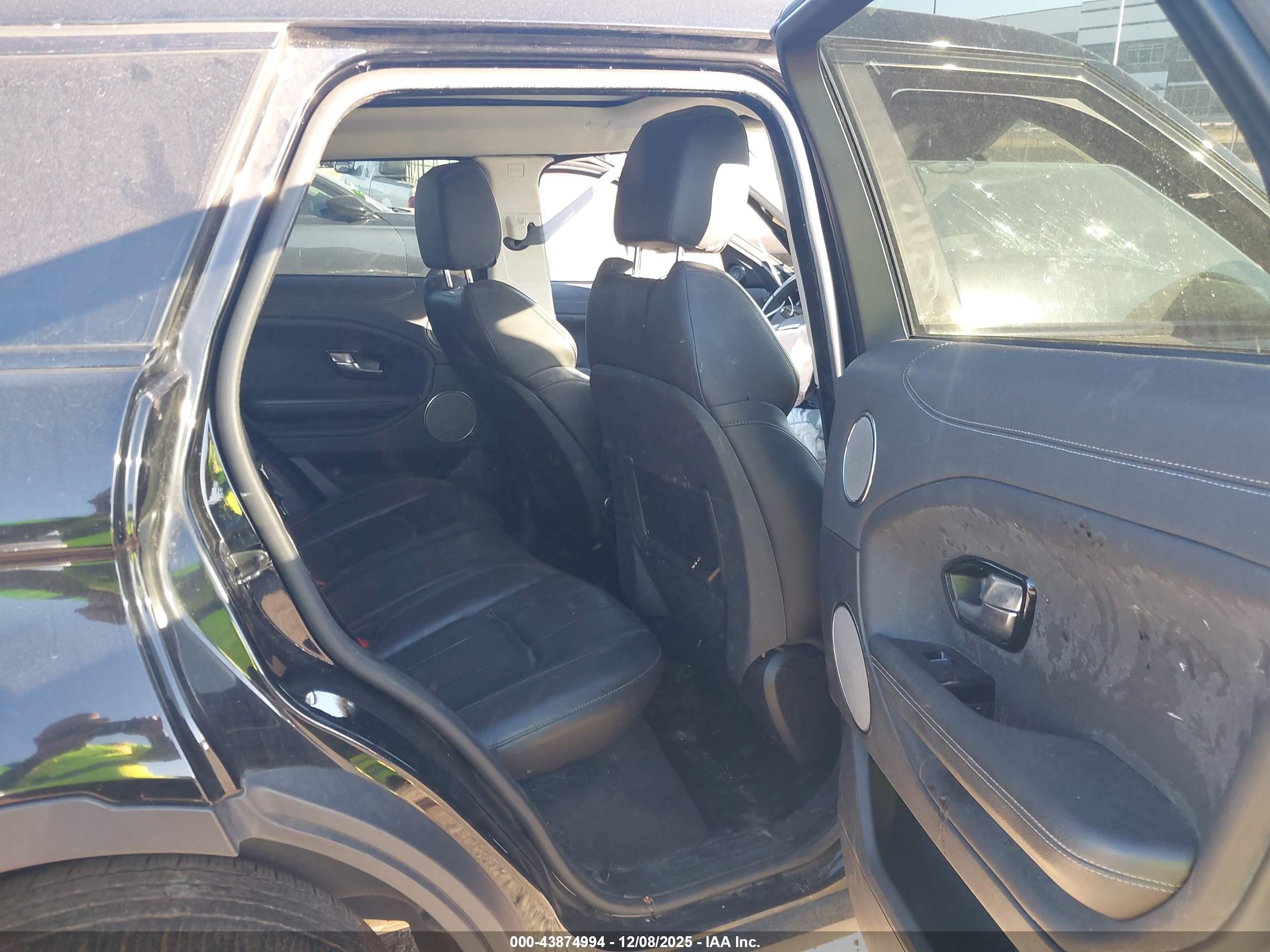 LAND ROVER image 8