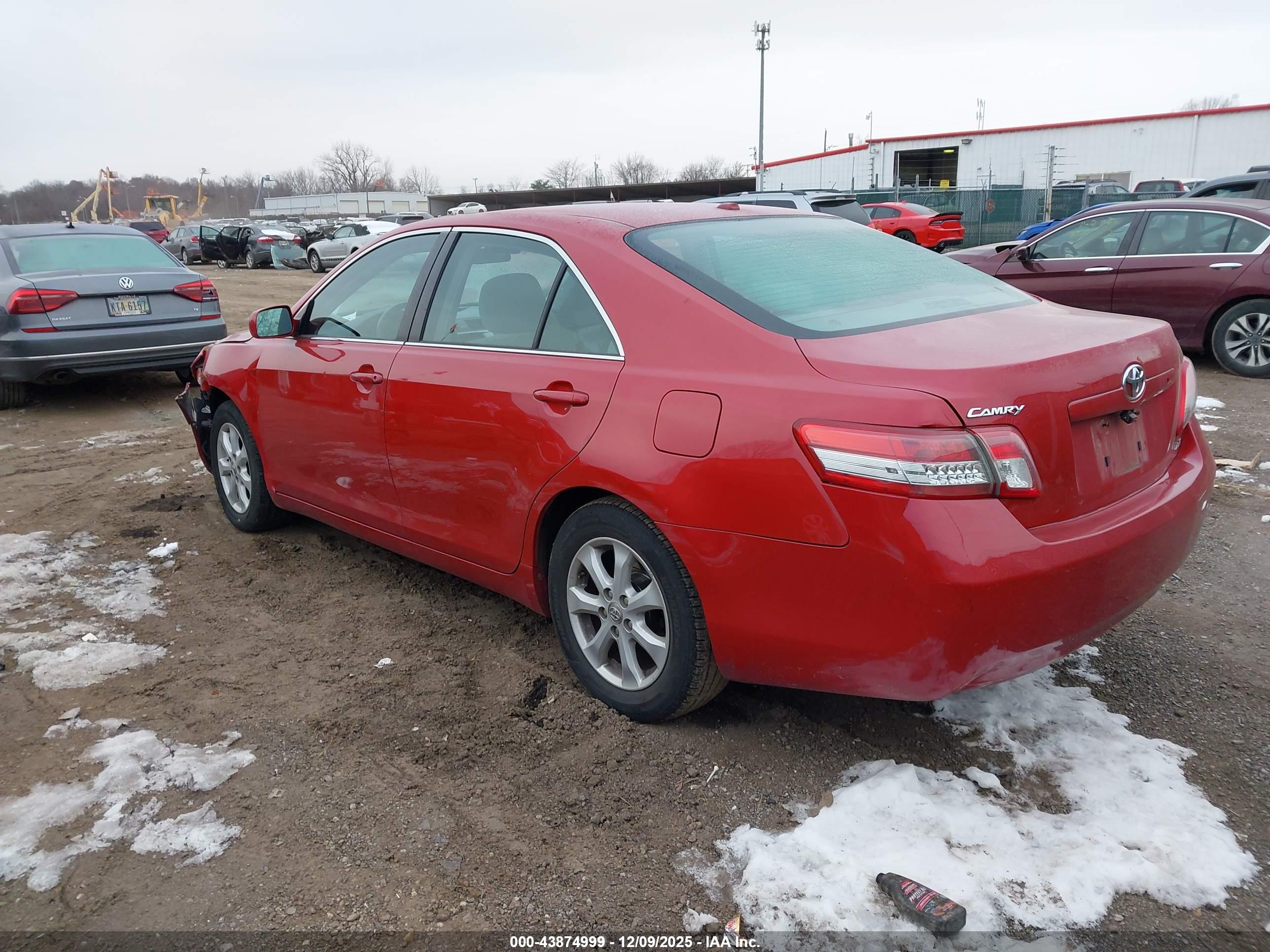 TOYOTA CAMRY image 3