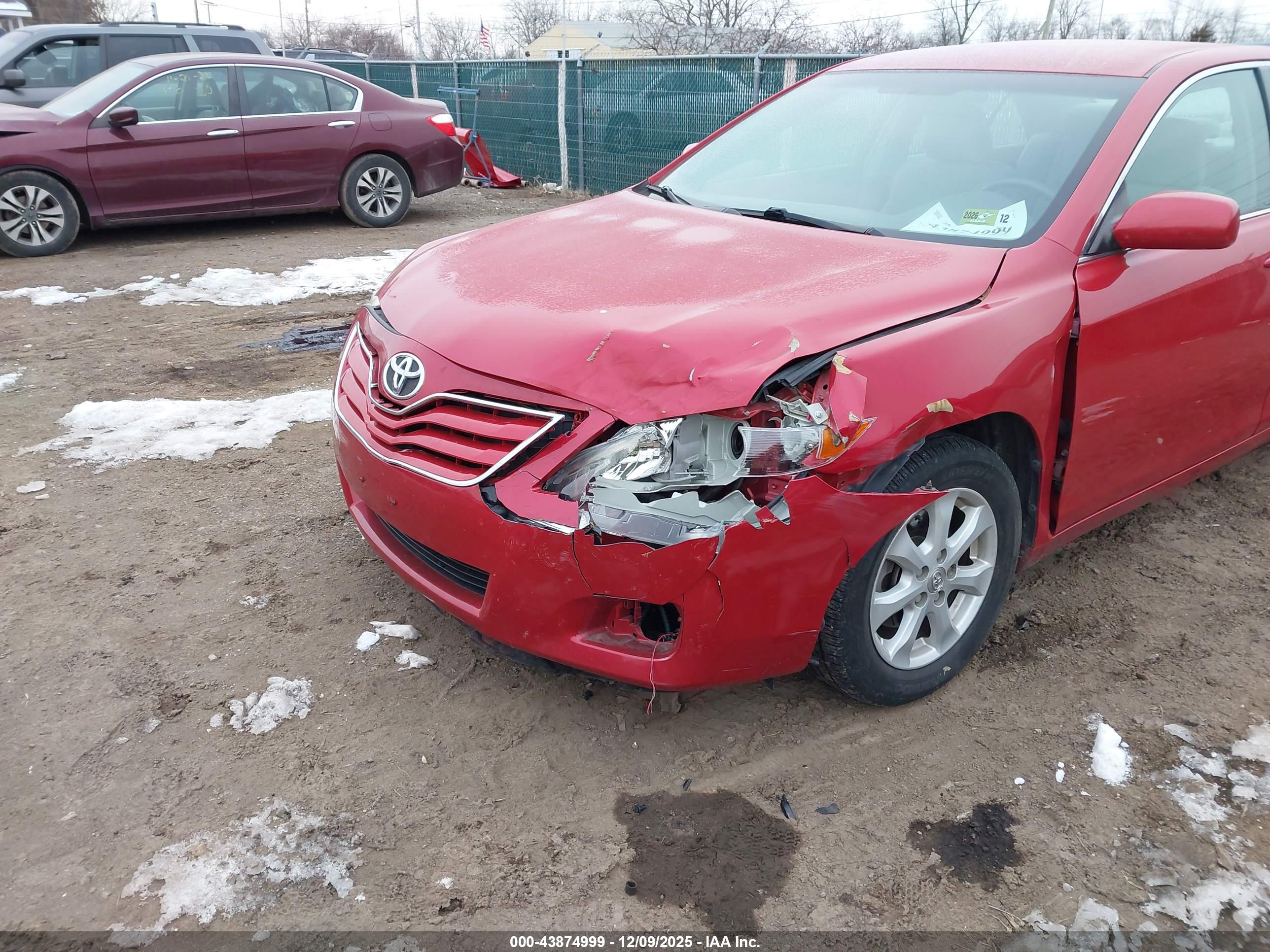 TOYOTA CAMRY image 6