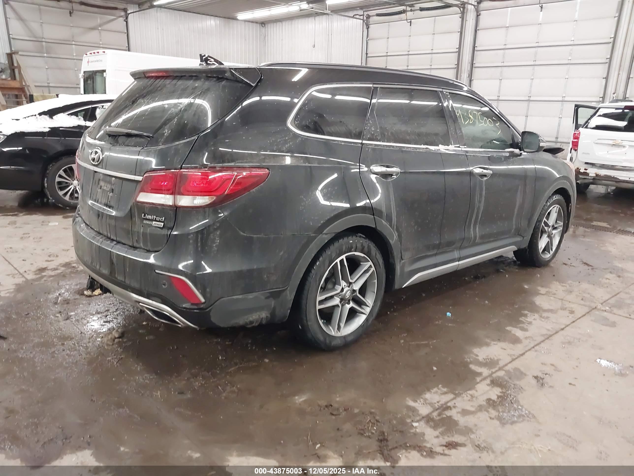 HYUNDAI SANTA image 4