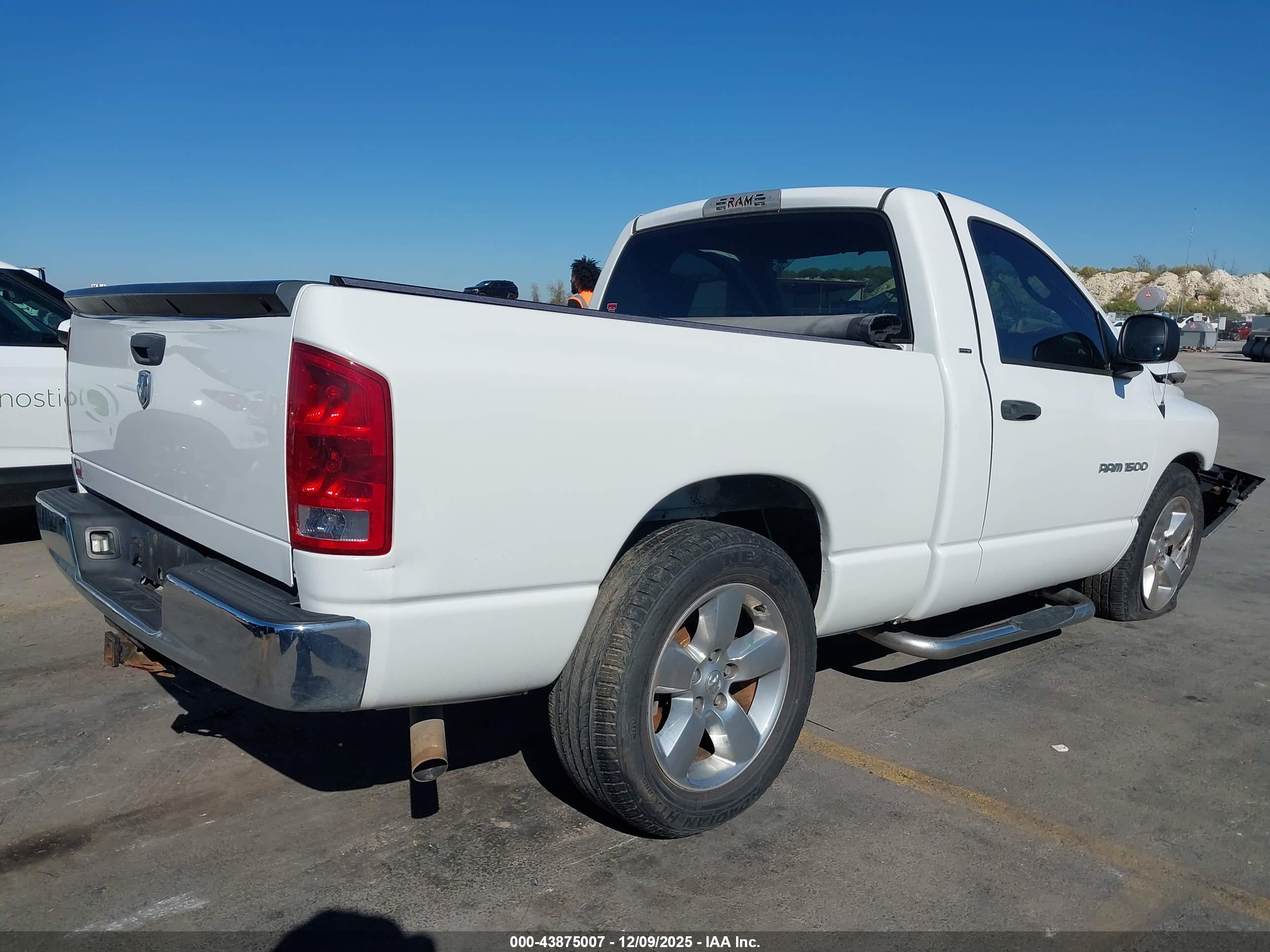DODGE RAM image 4