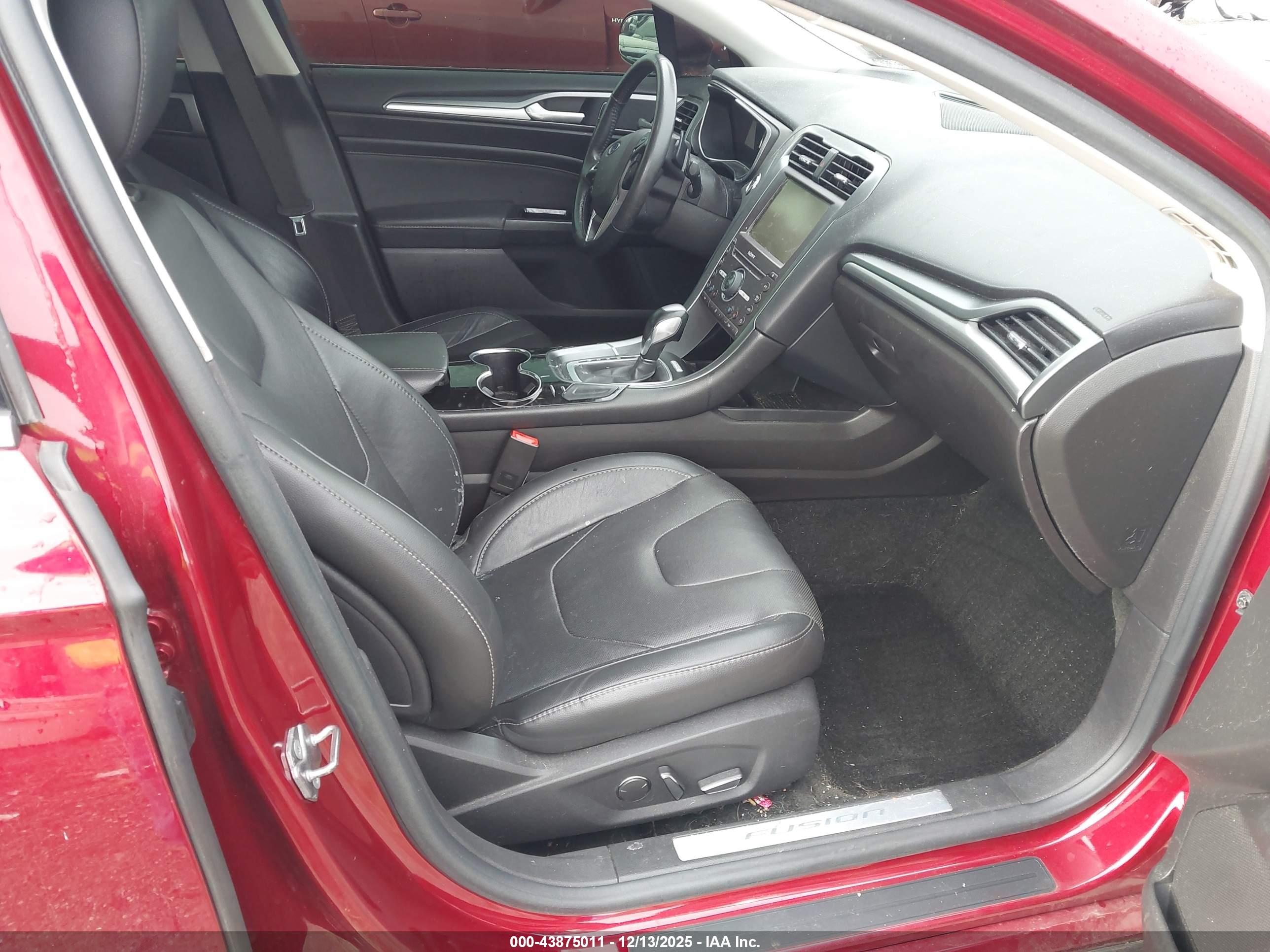 FORD FUSION image 5