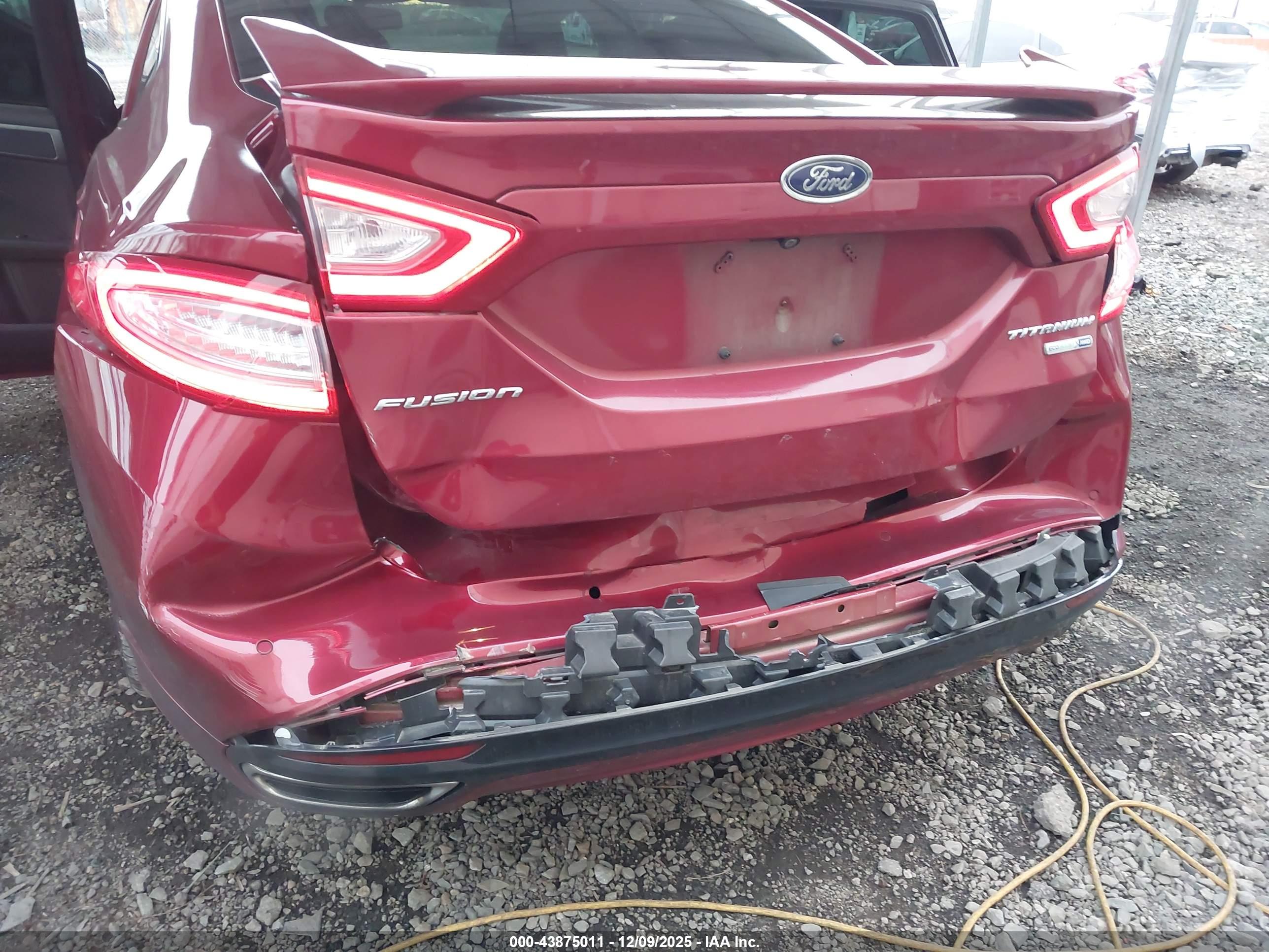 FORD FUSION image 6