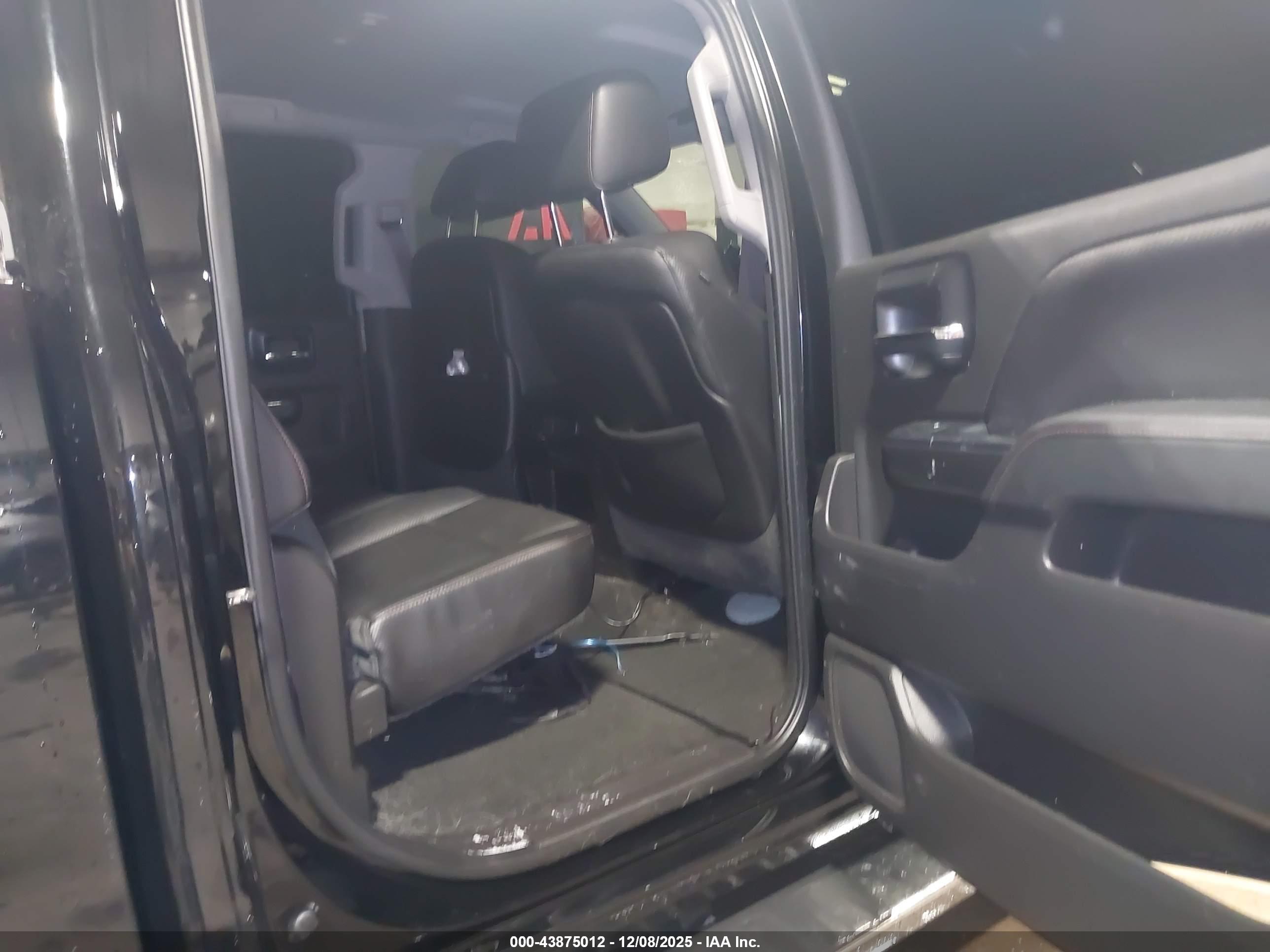 GMC SIERRA image 8