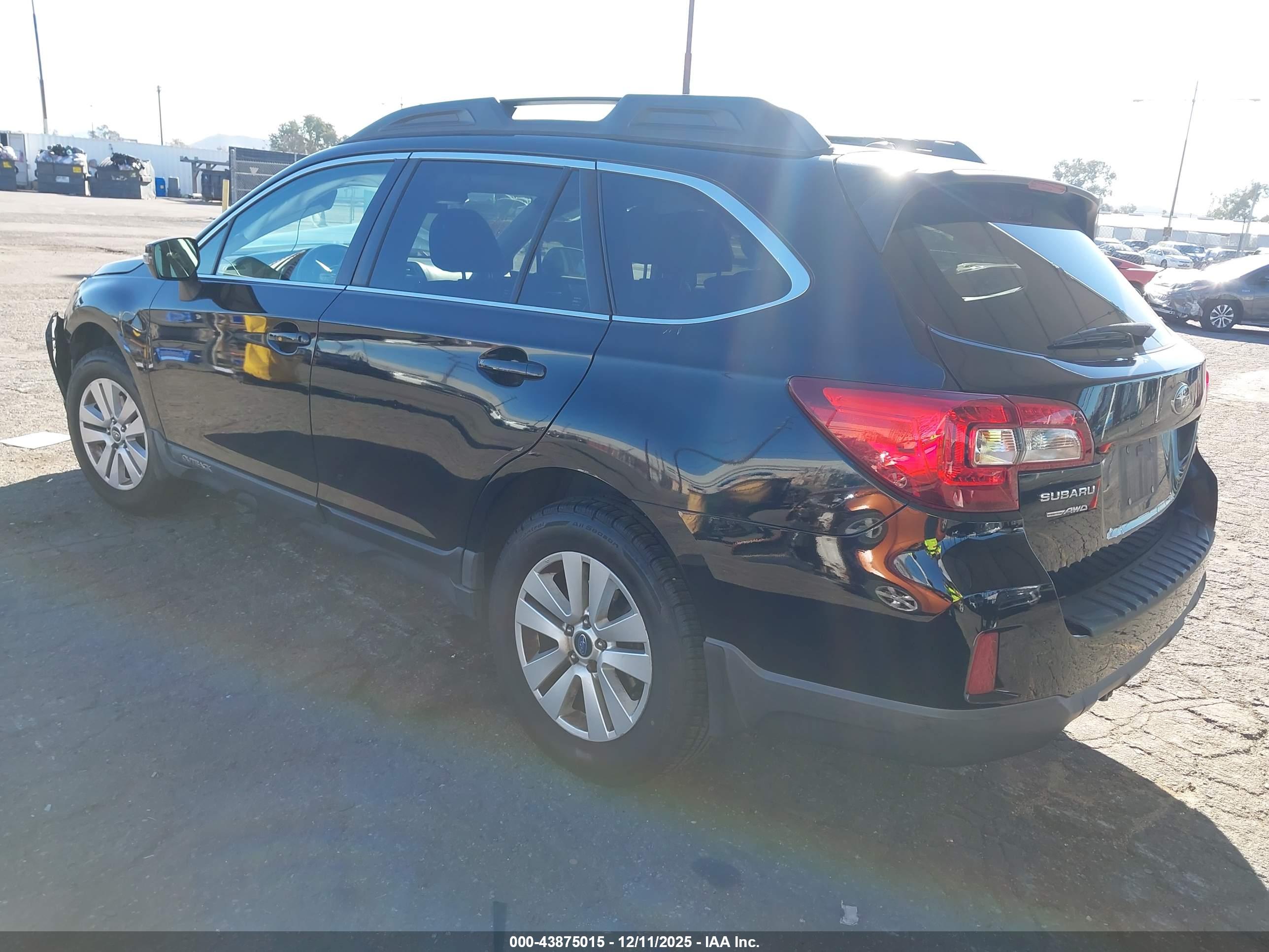 SUBARU OUTBACK image 3