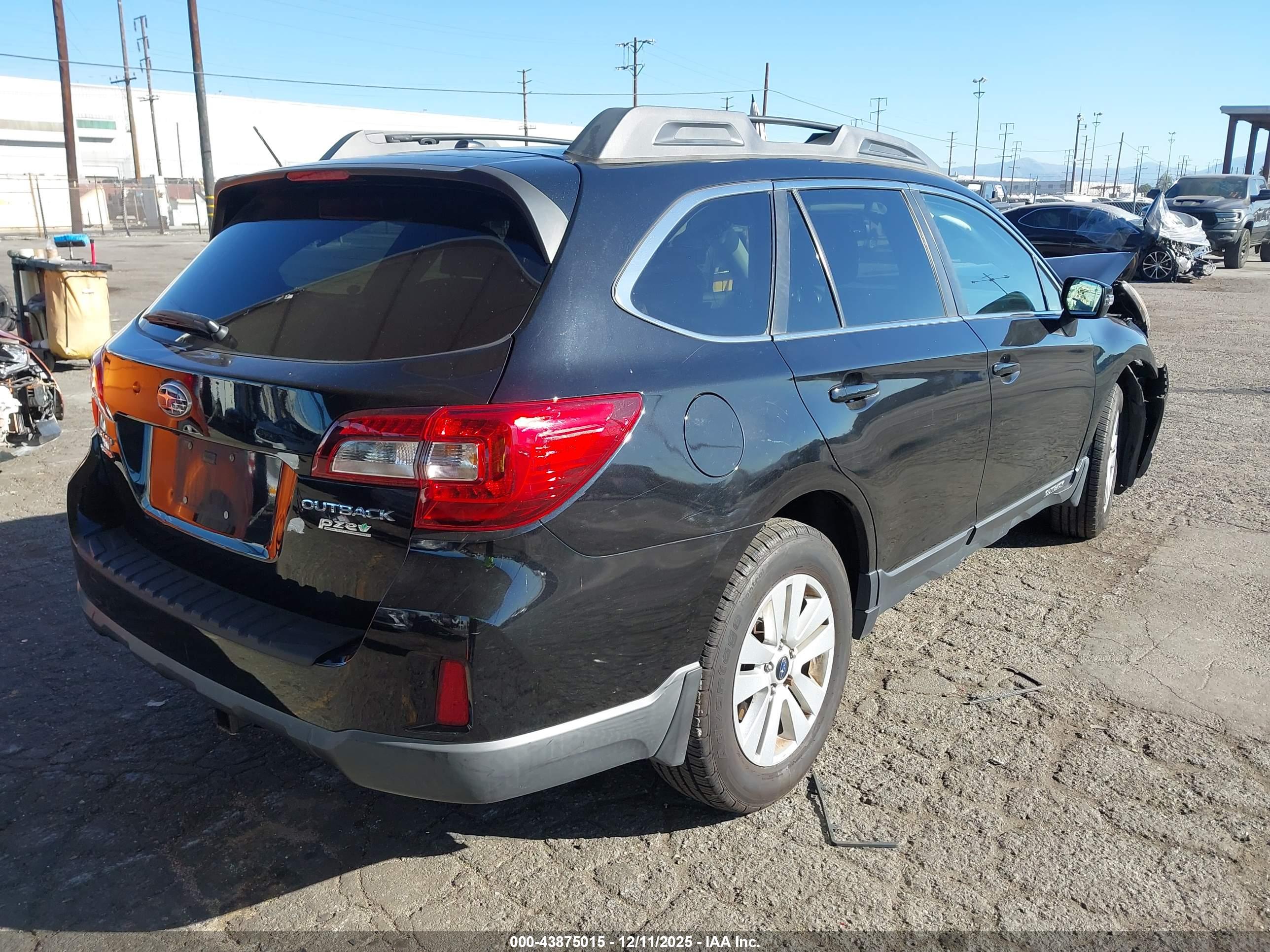 SUBARU OUTBACK image 4
