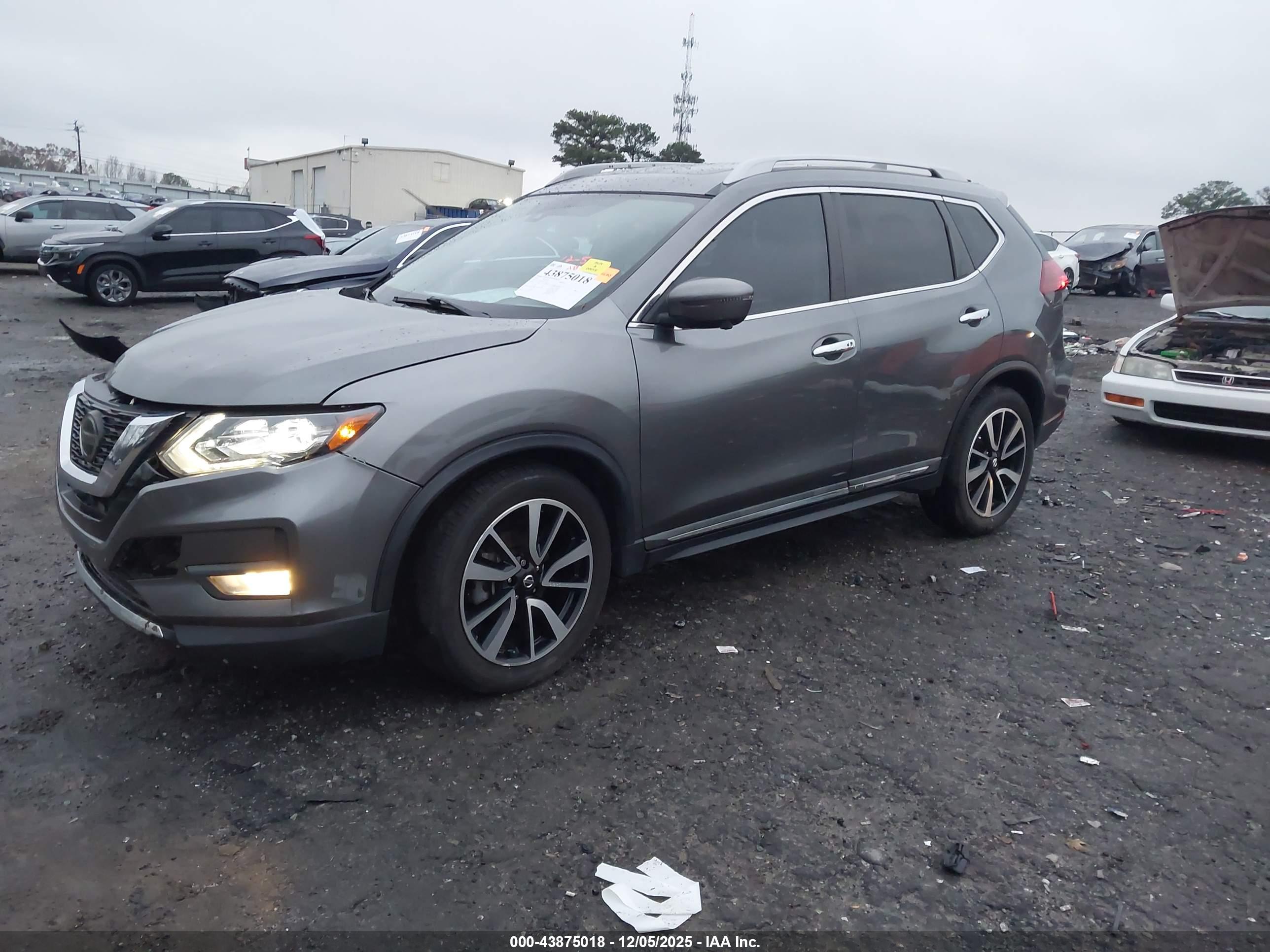 NISSAN ROGUE image 2