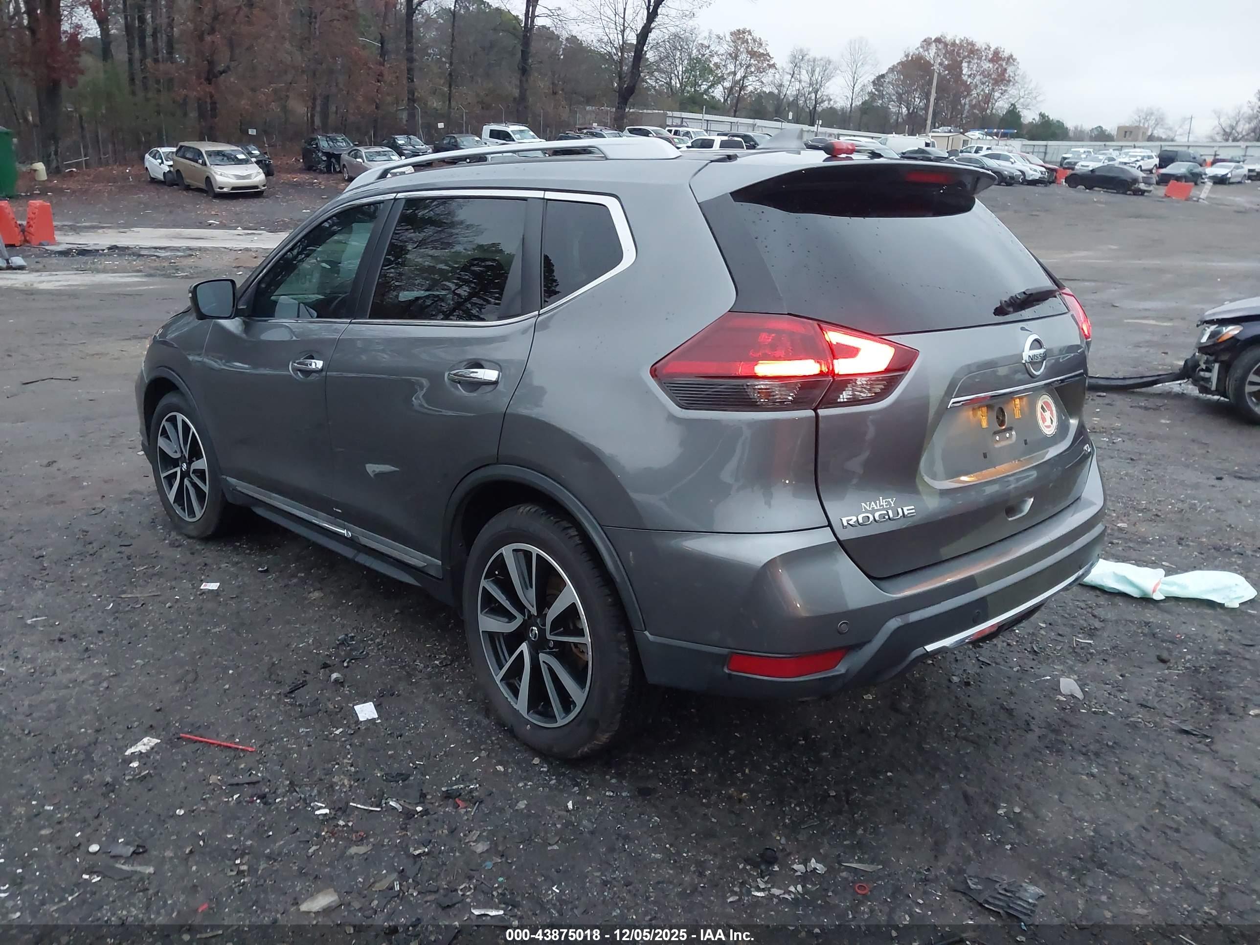 NISSAN ROGUE image 3