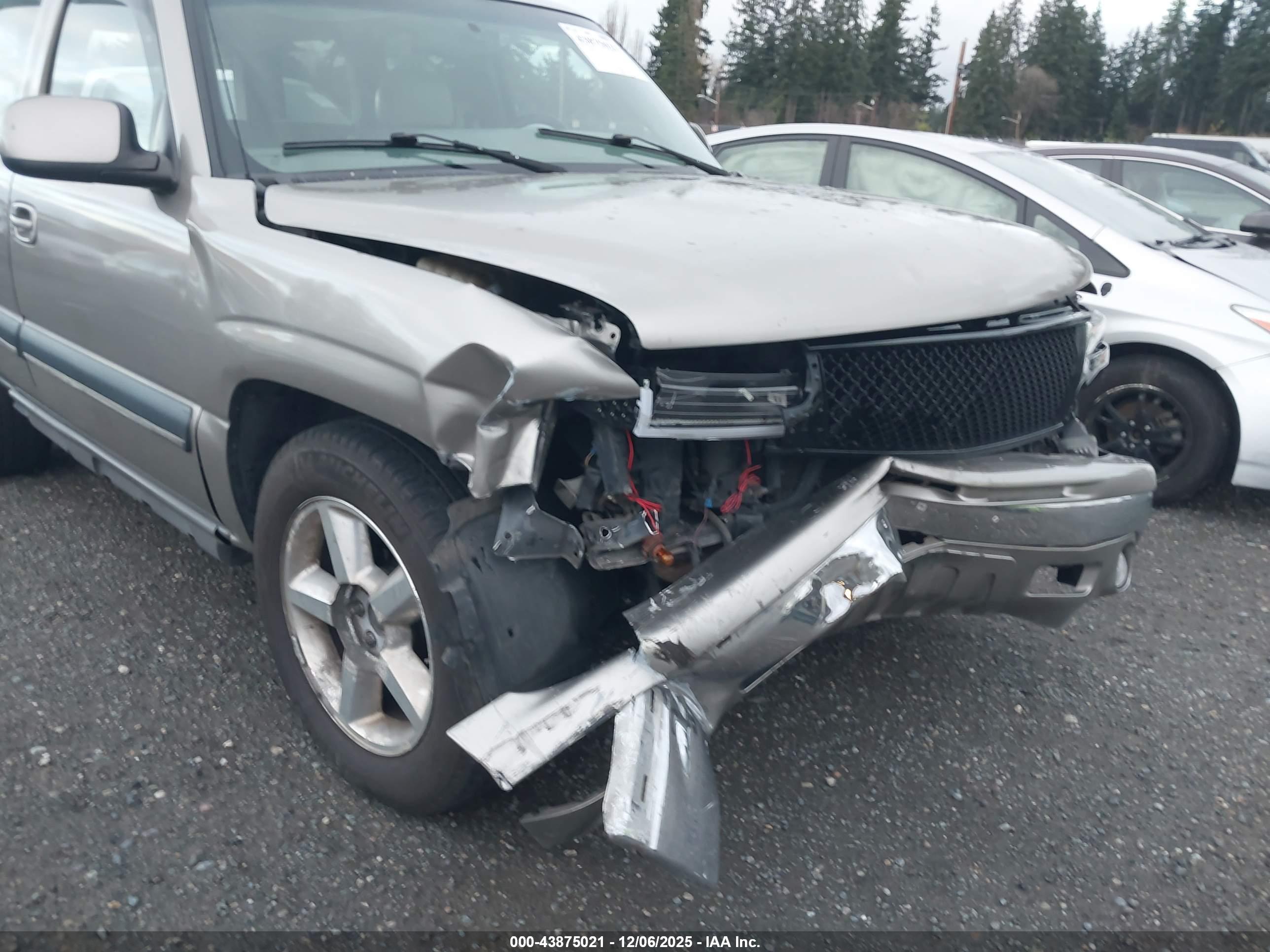CHEVROLET TAHOE image 6