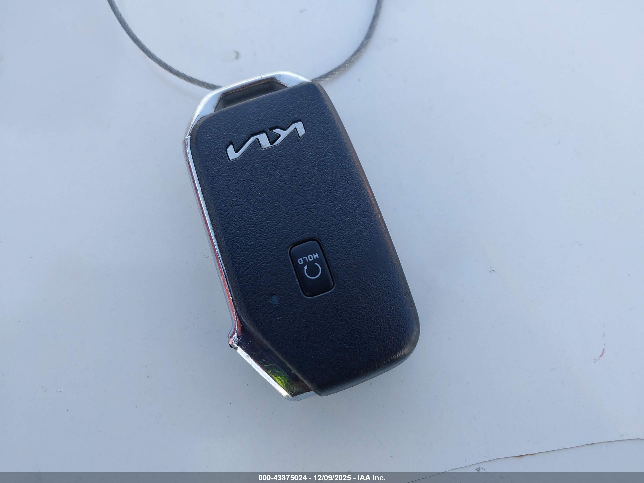 KIA K5 image 11