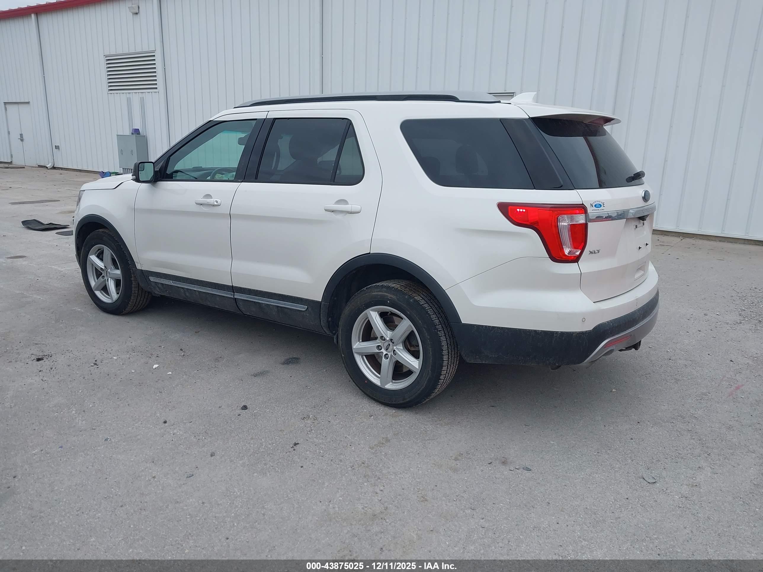 FORD EXPLORER image 3