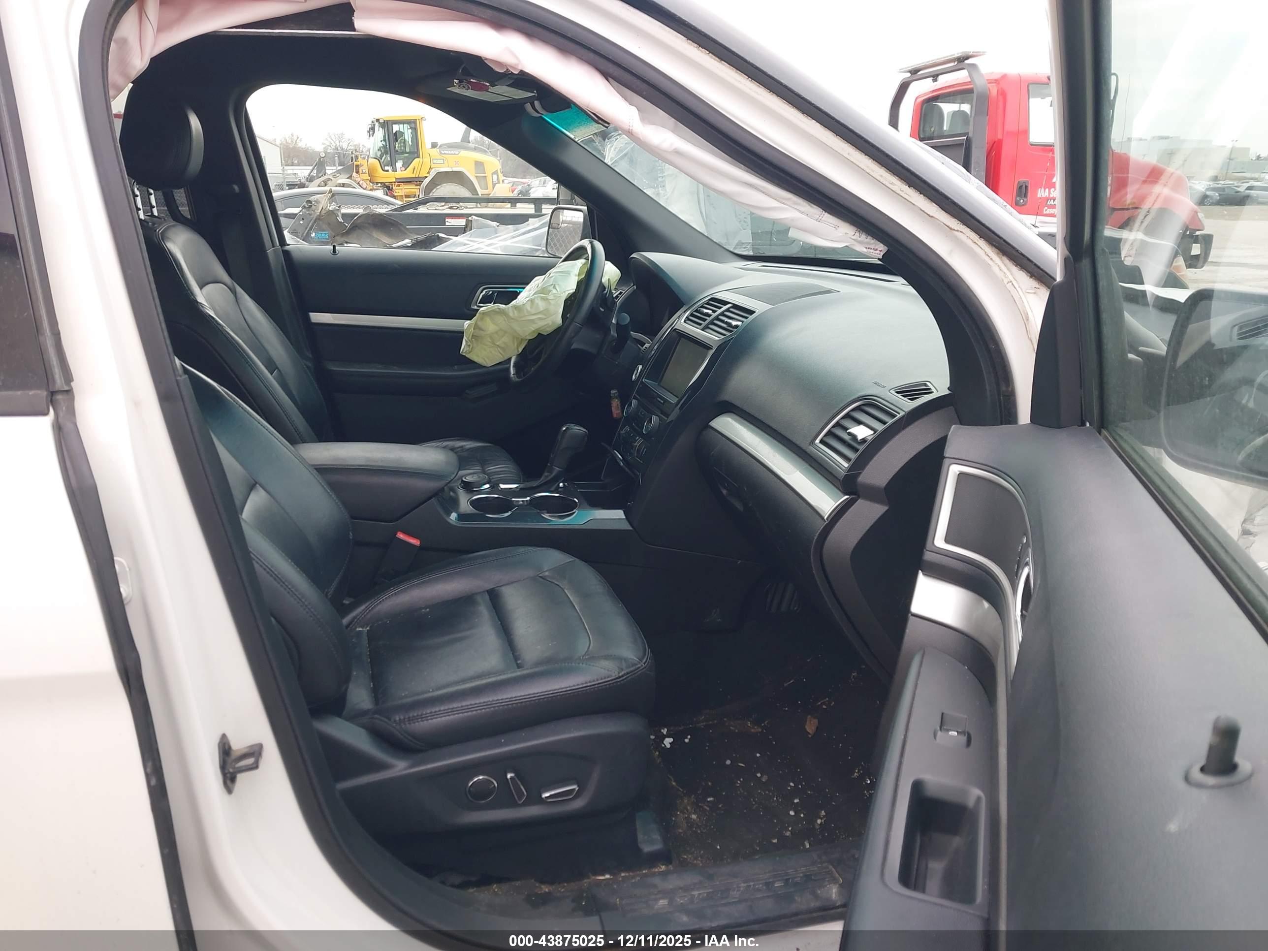 FORD EXPLORER image 5