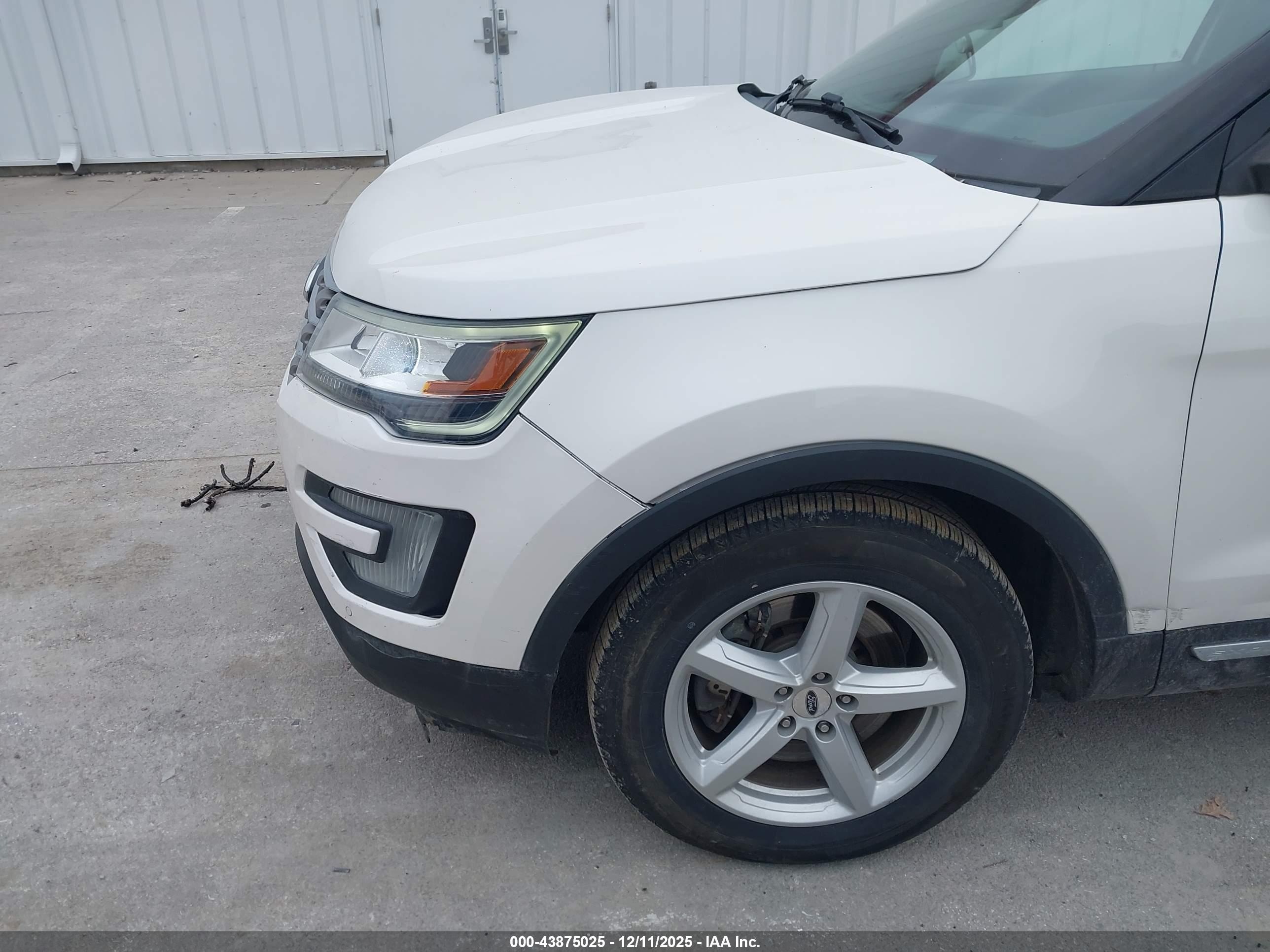 FORD EXPLORER image 6