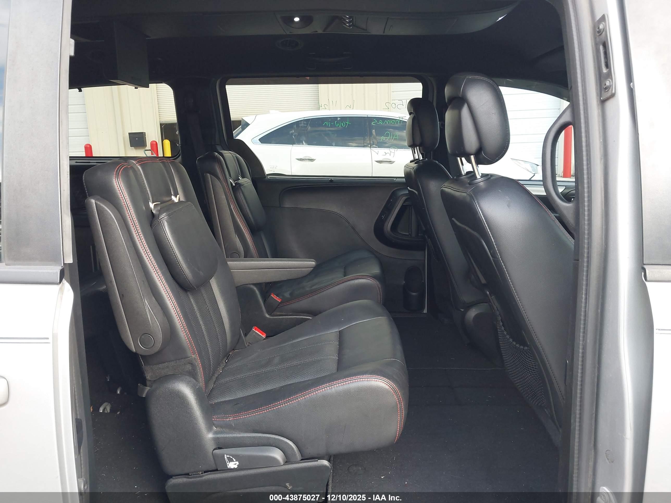DODGE GRAND image 8