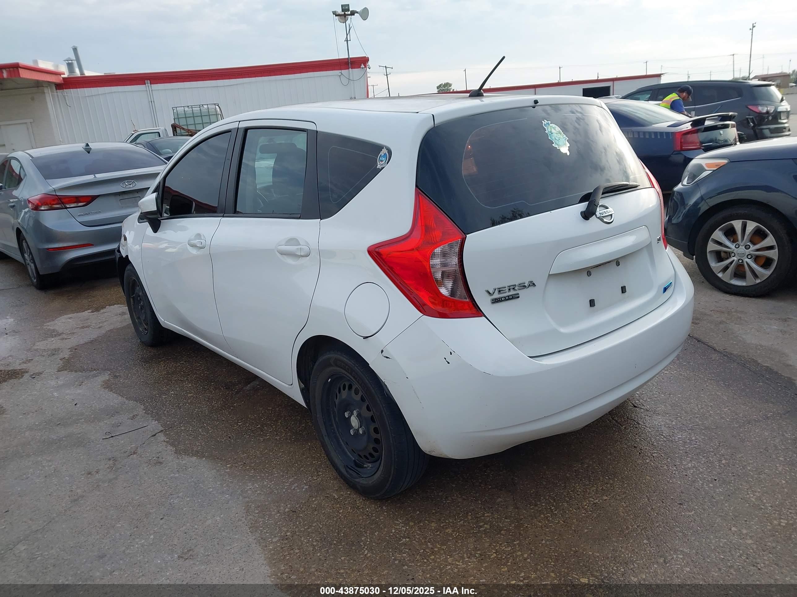 NISSAN VERSA image 3