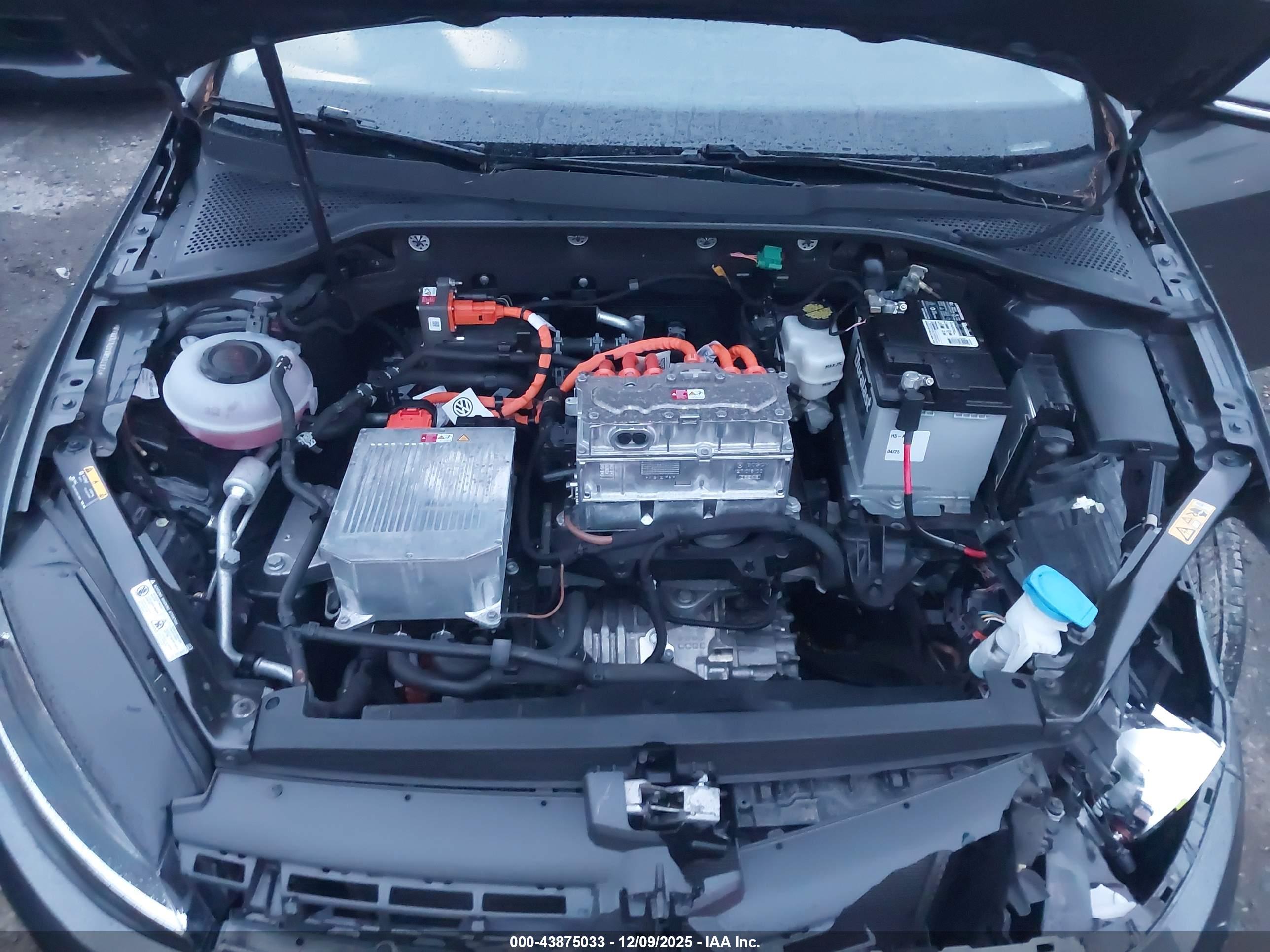 VOLKSWAGEN E-GOLF image 10