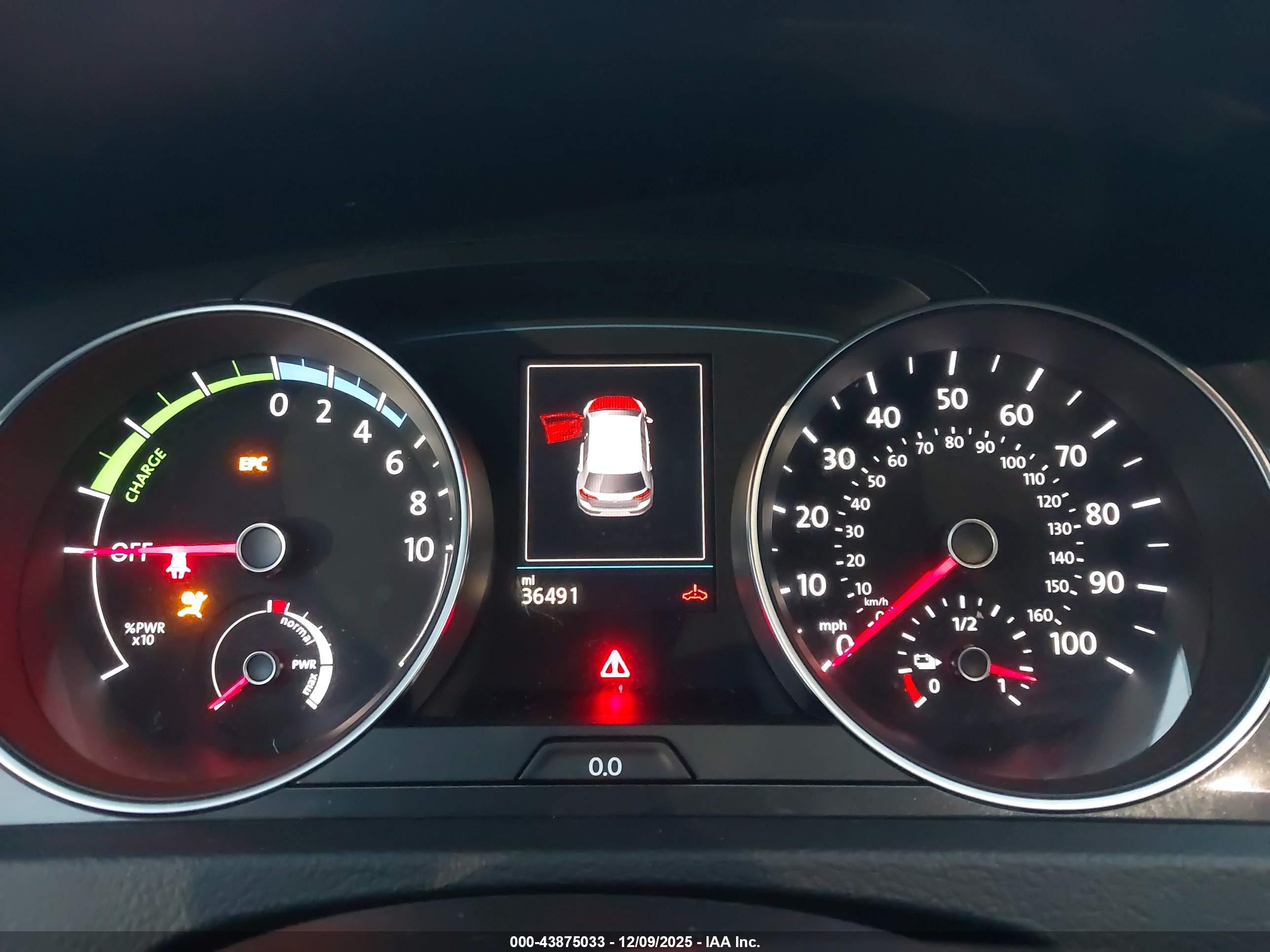 VOLKSWAGEN E-GOLF image 7