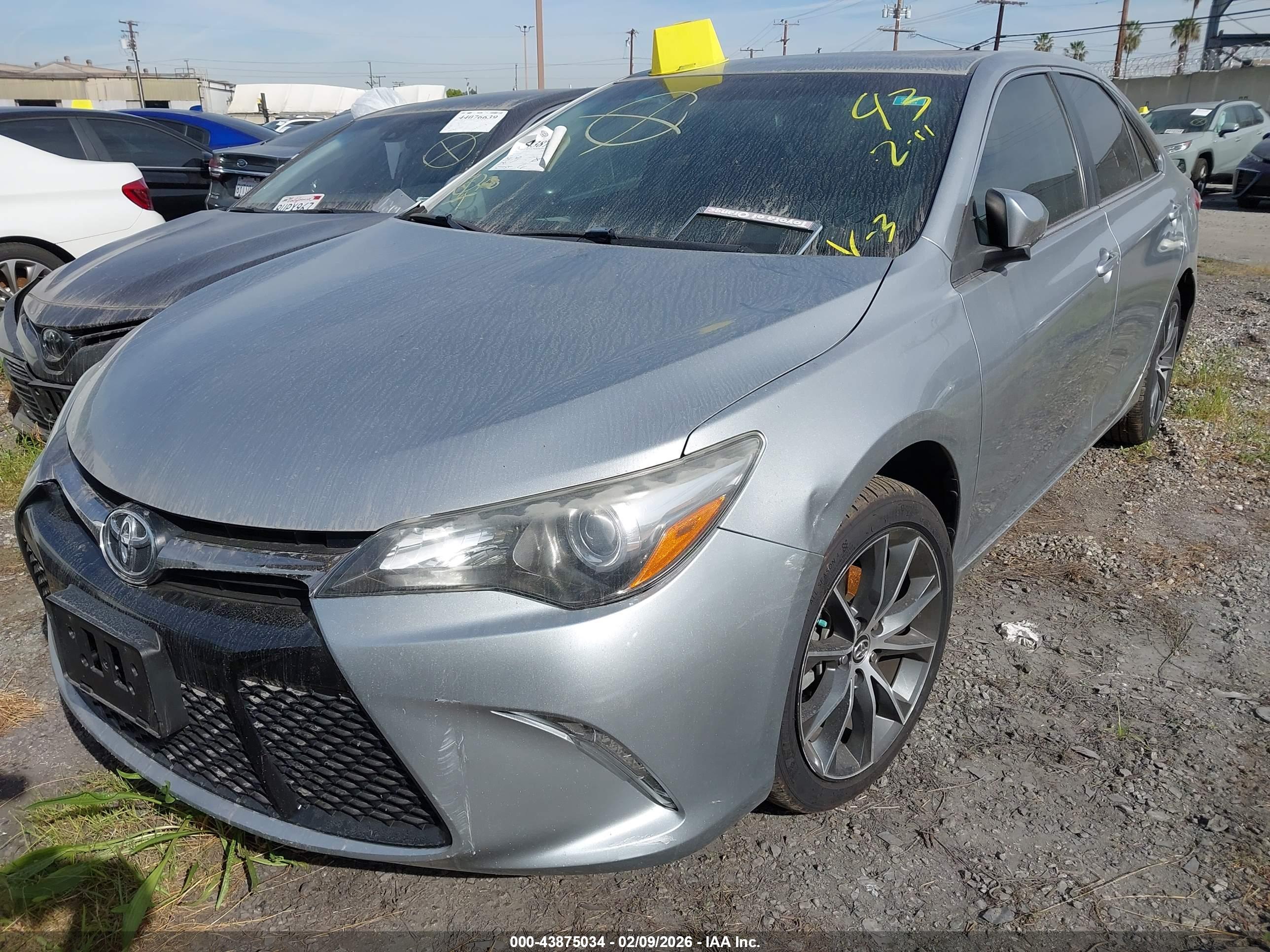 TOYOTA CAMRY image 2