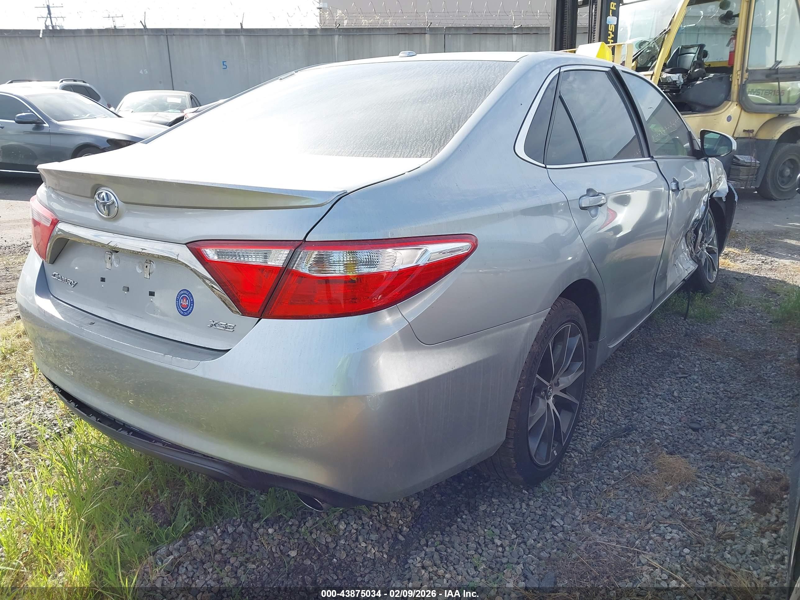 TOYOTA CAMRY image 4