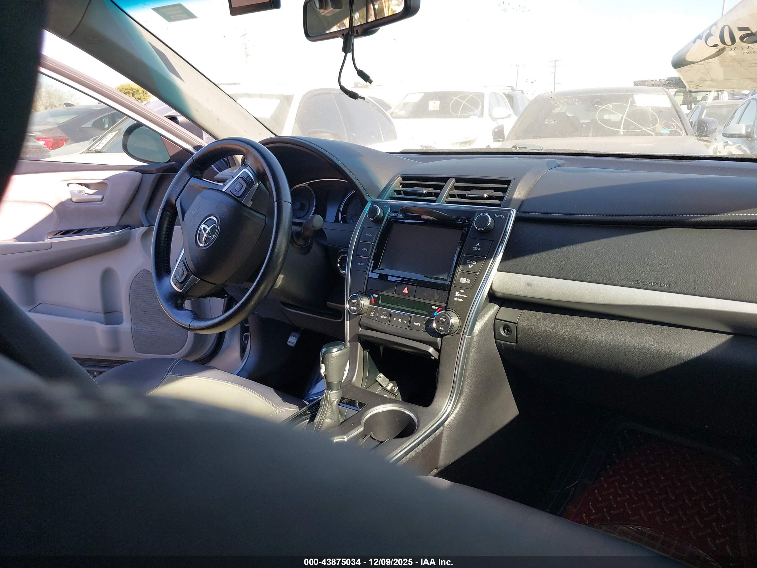 TOYOTA CAMRY image 5