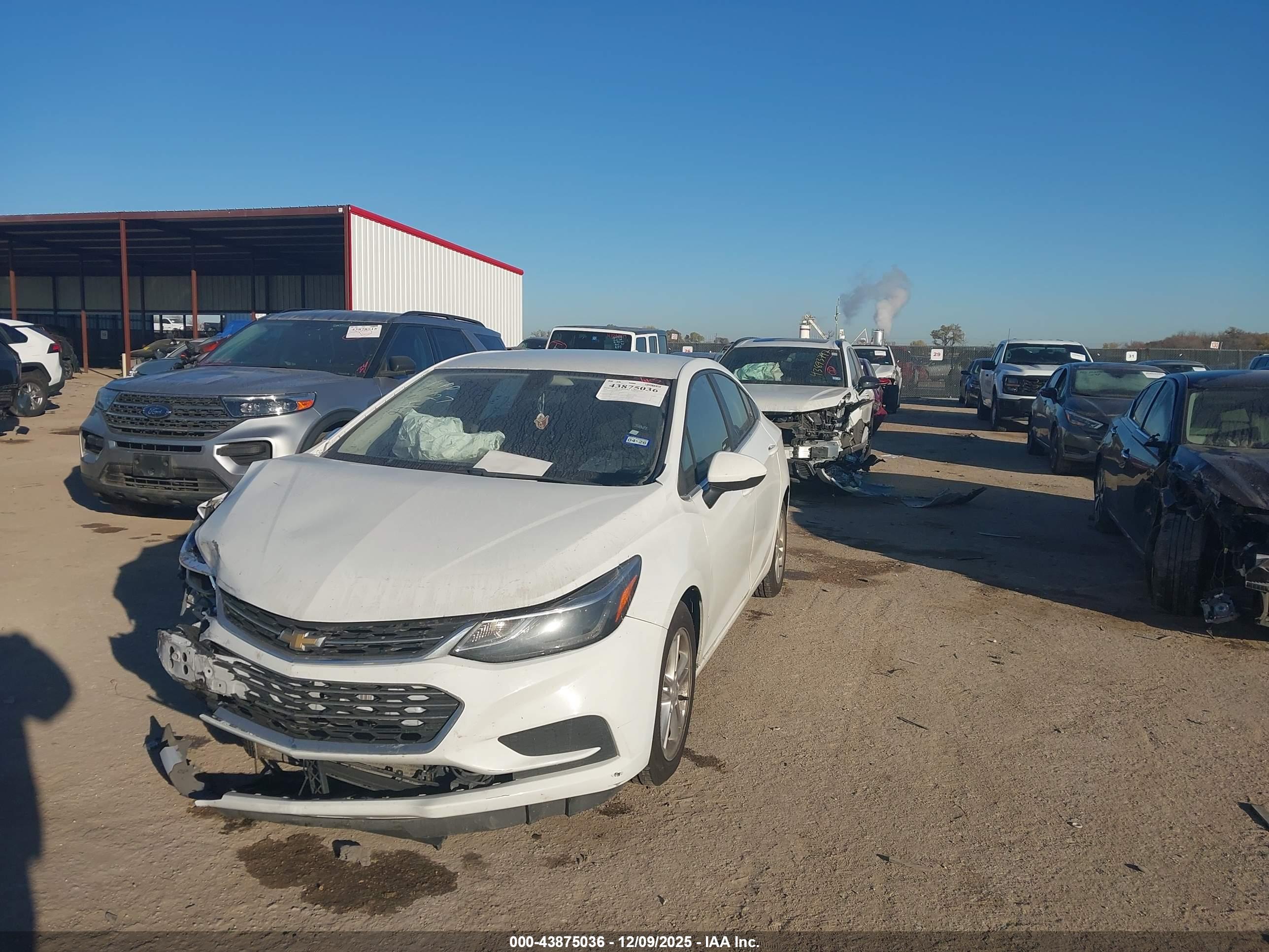 CHEVROLET CRUZE image 2