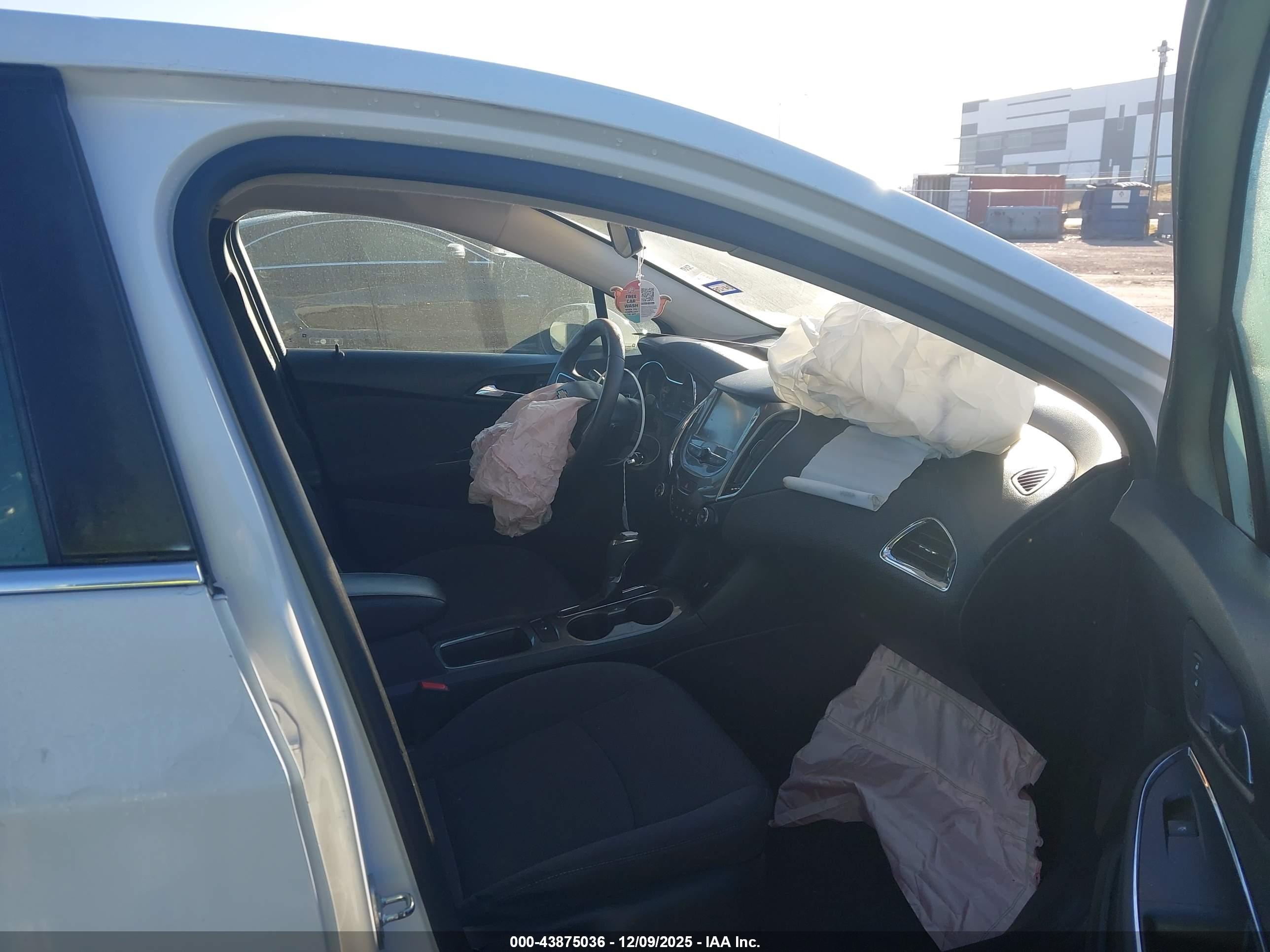CHEVROLET CRUZE image 5