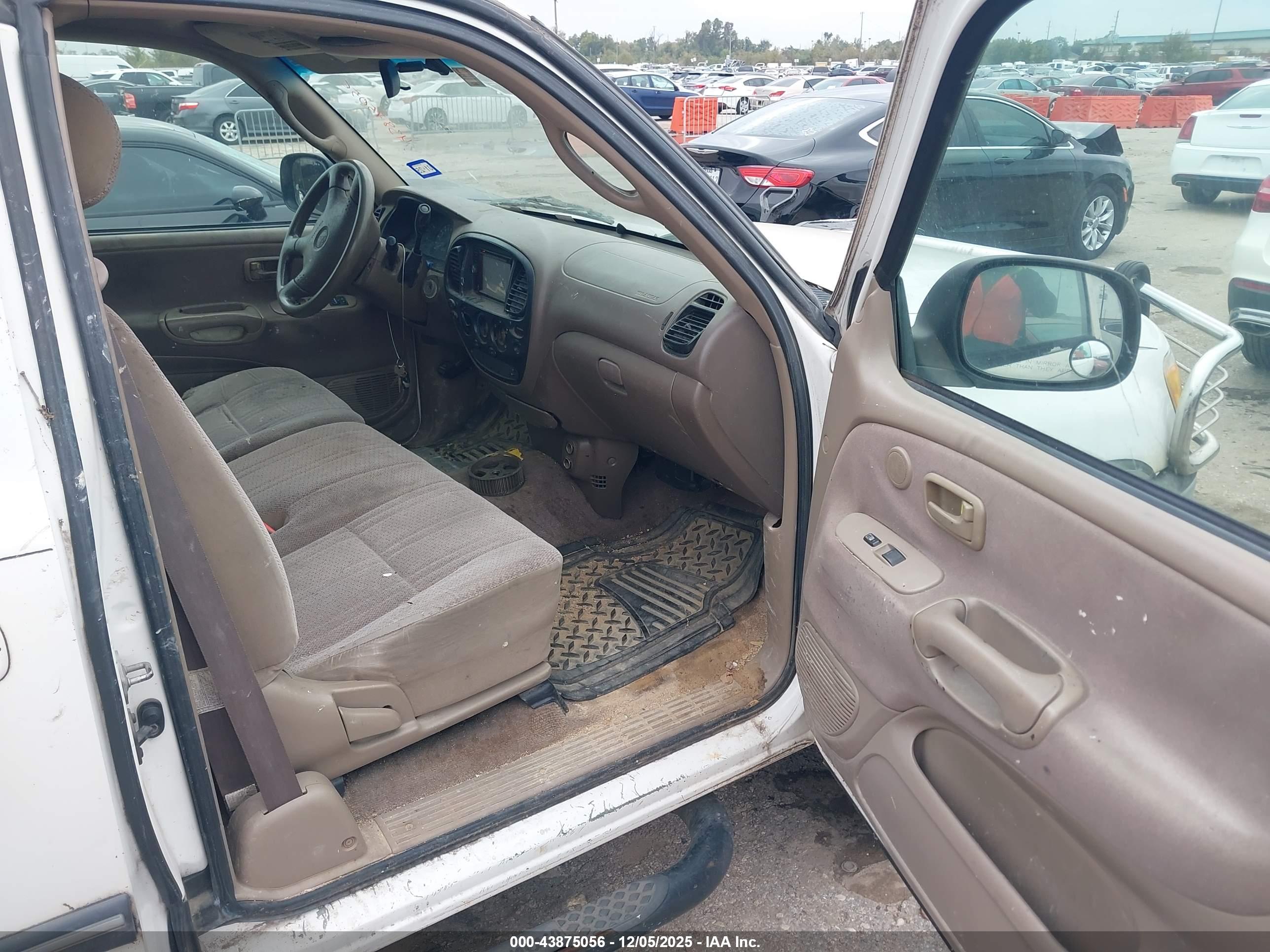 TOYOTA TUNDRA image 5