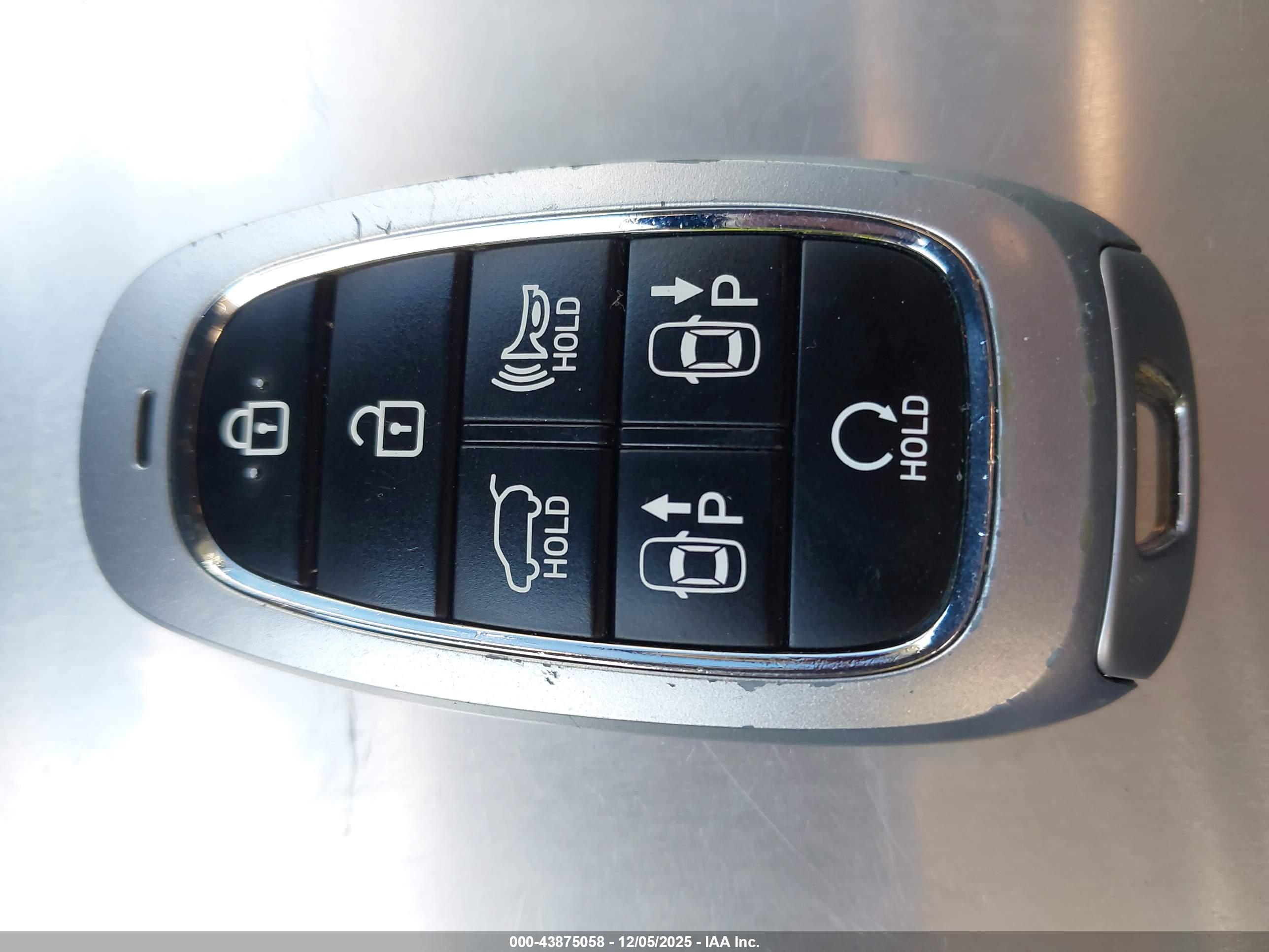 HYUNDAI TUCSON image 11