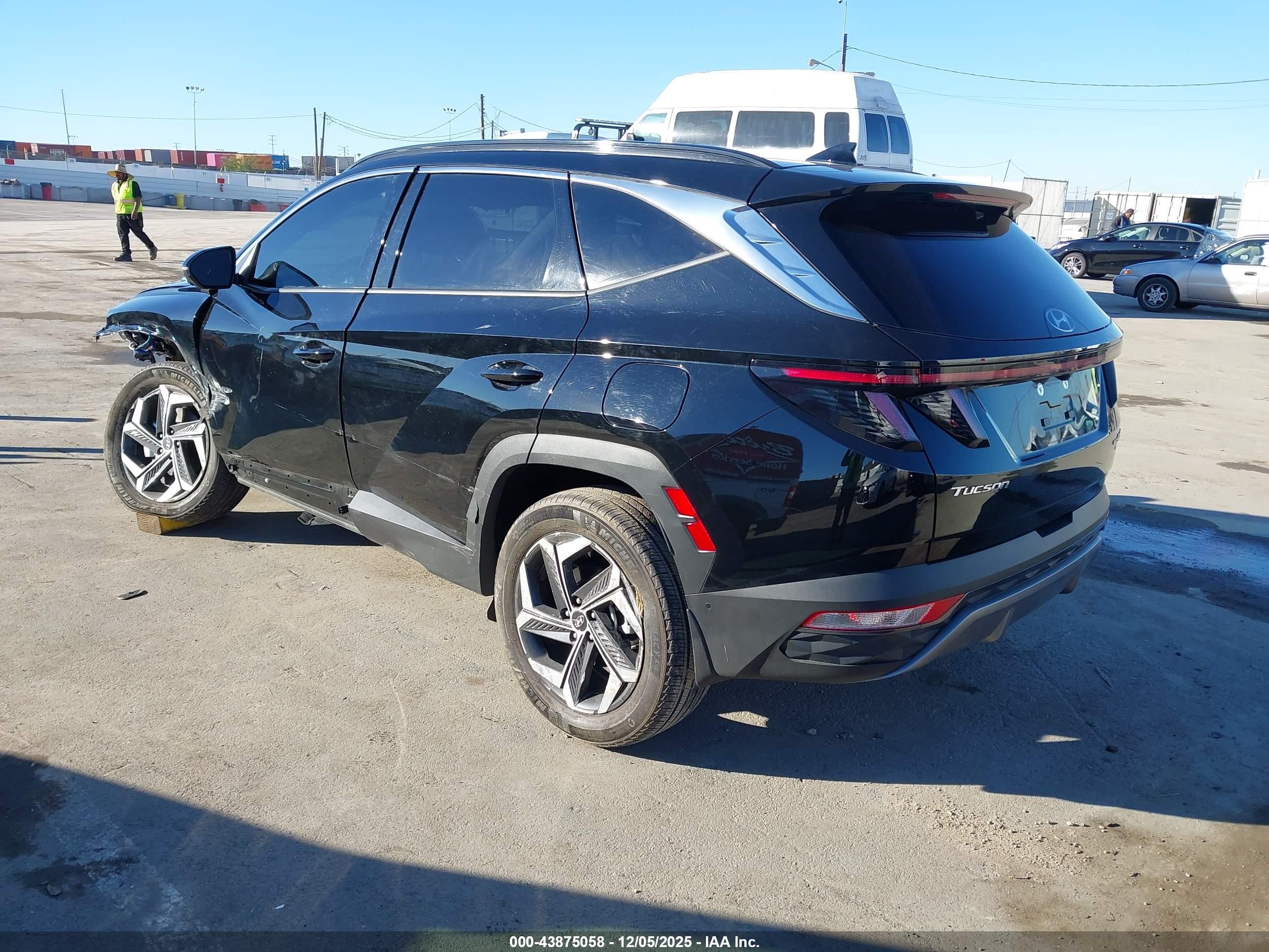 HYUNDAI TUCSON image 3