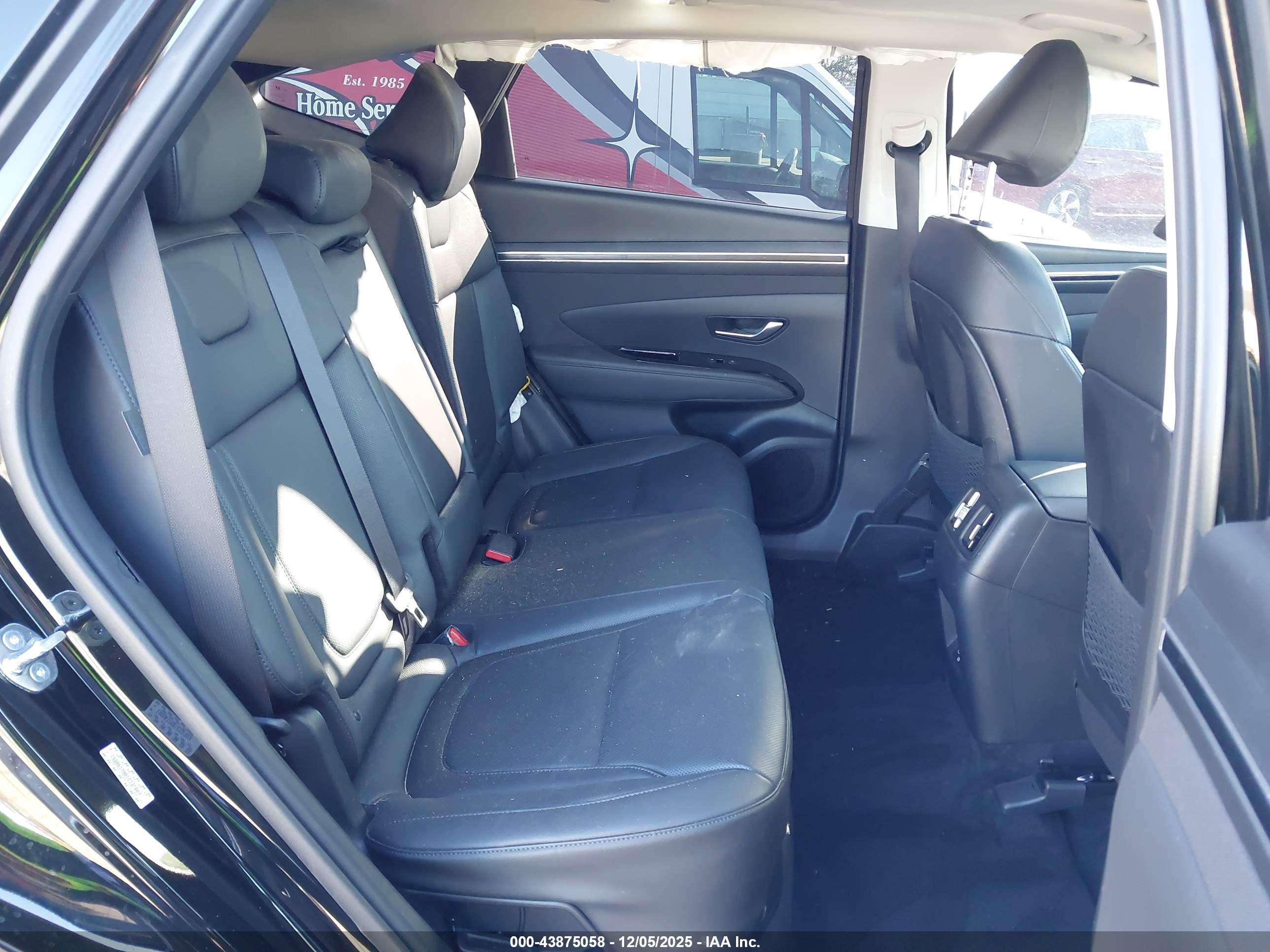 HYUNDAI TUCSON image 8