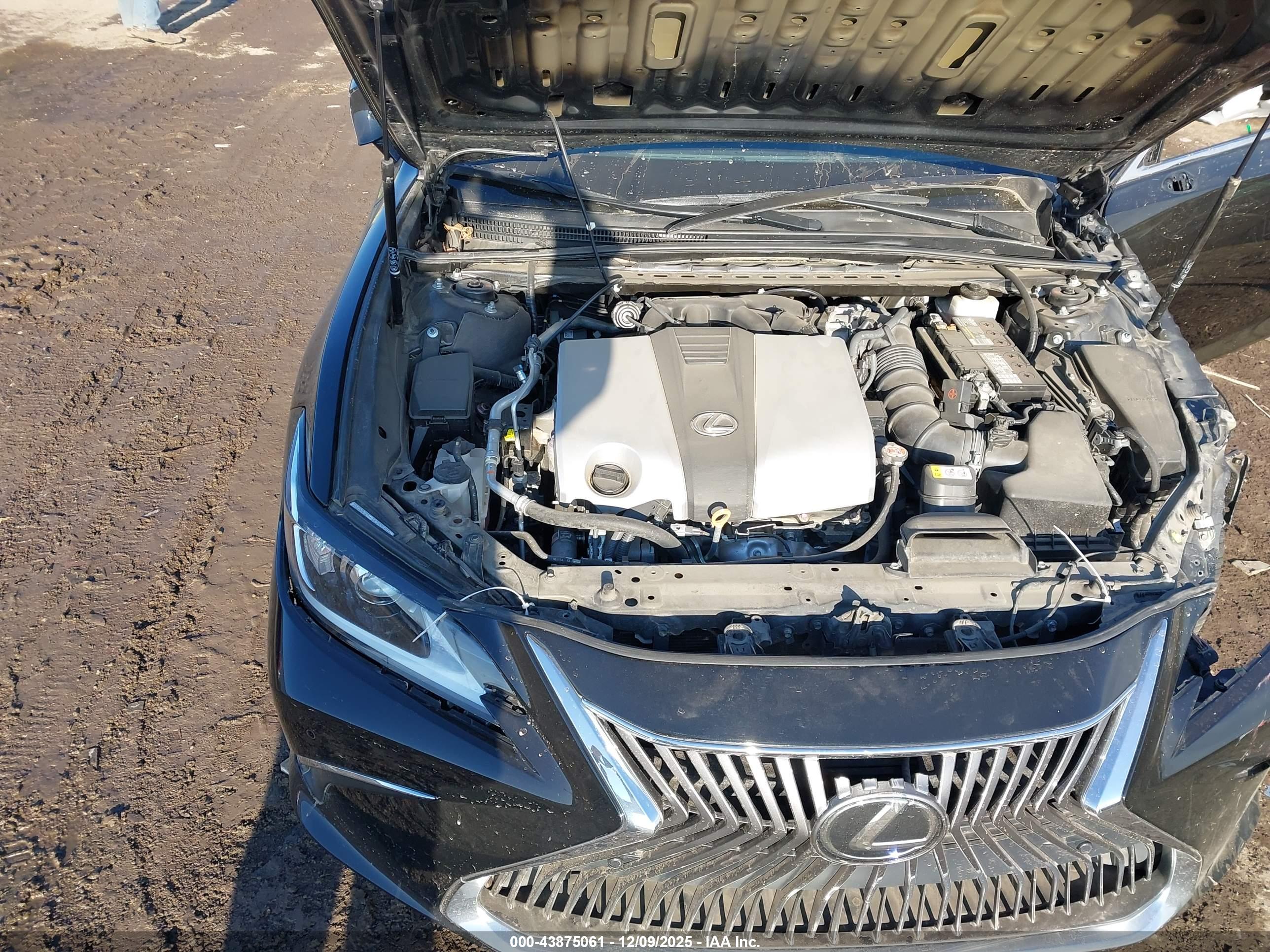 LEXUS ES image 10