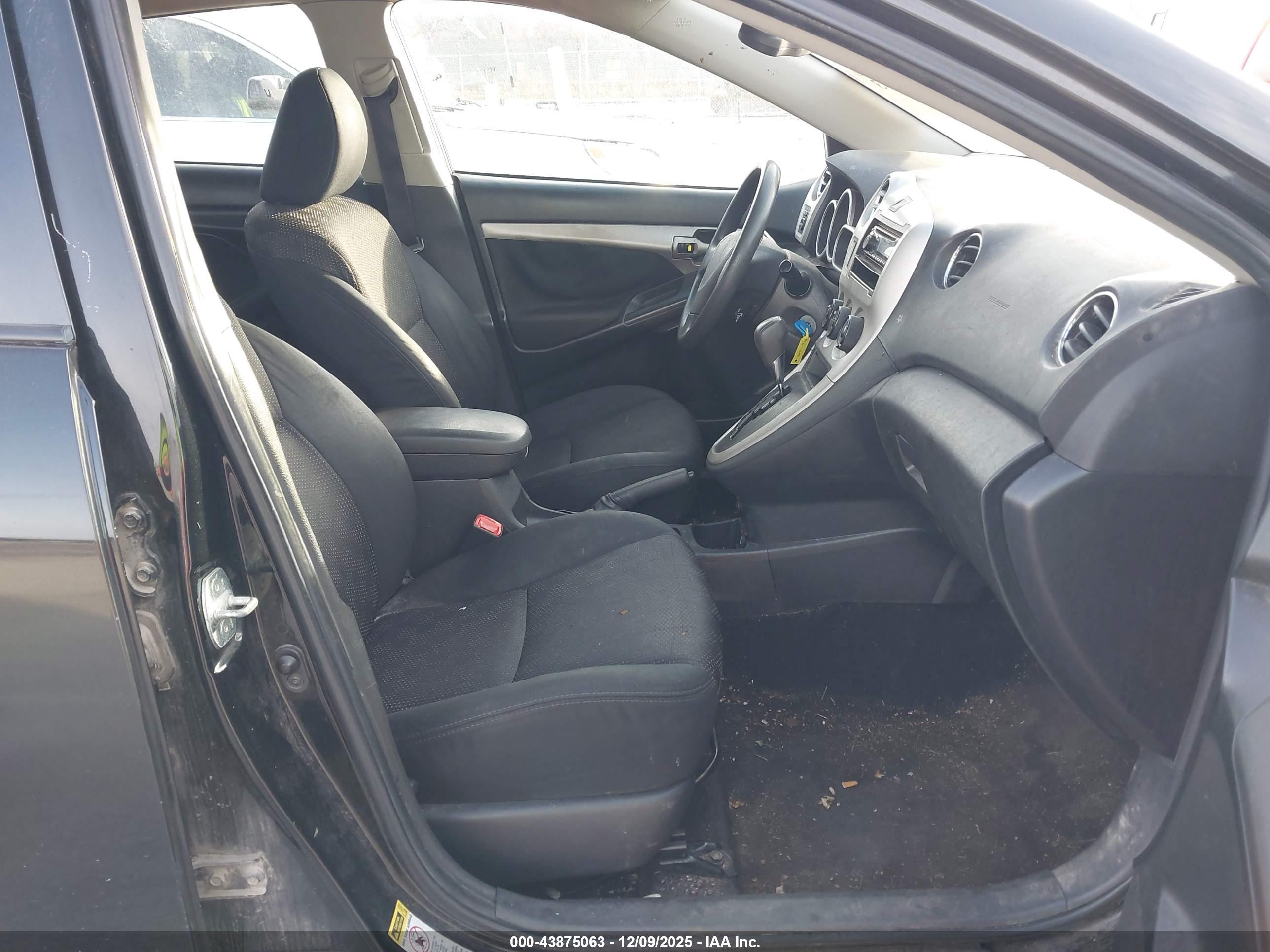 PONTIAC VIBE image 5