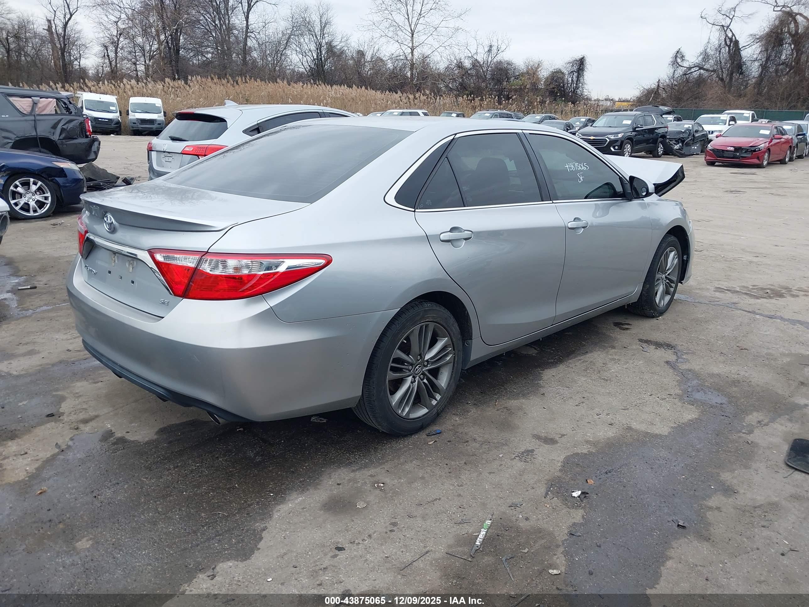 TOYOTA CAMRY image 4