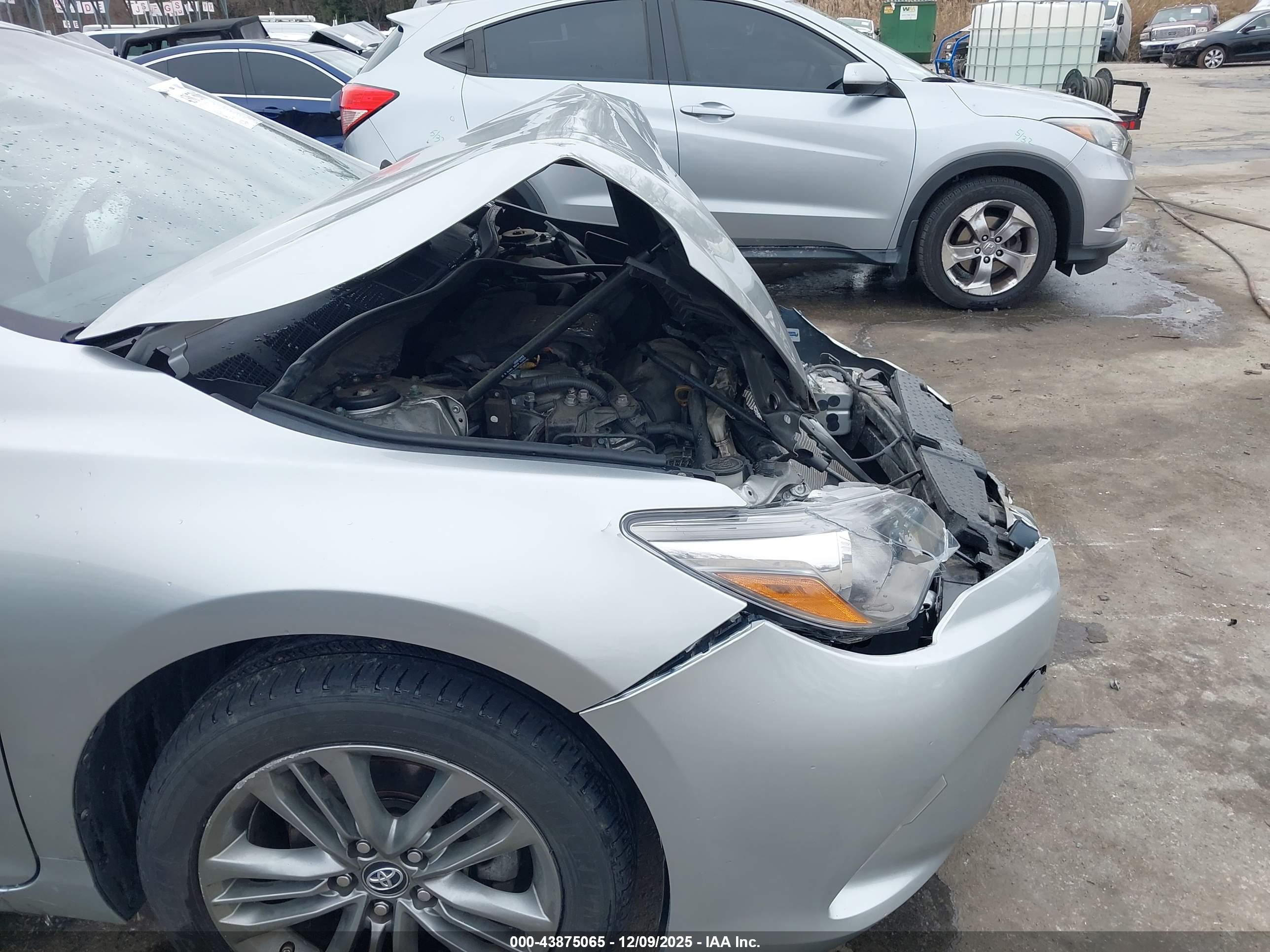 TOYOTA CAMRY image 6
