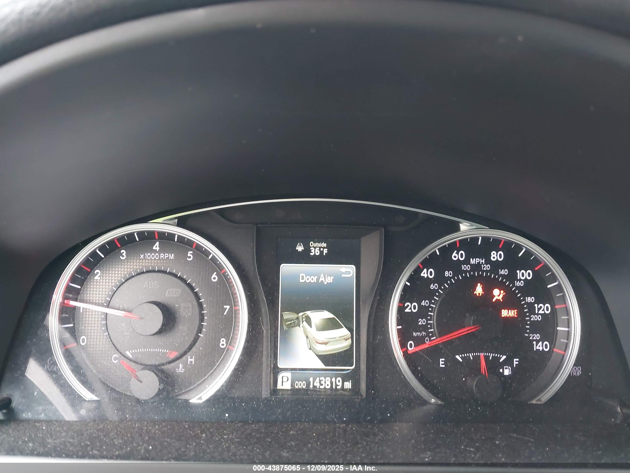 TOYOTA CAMRY image 7