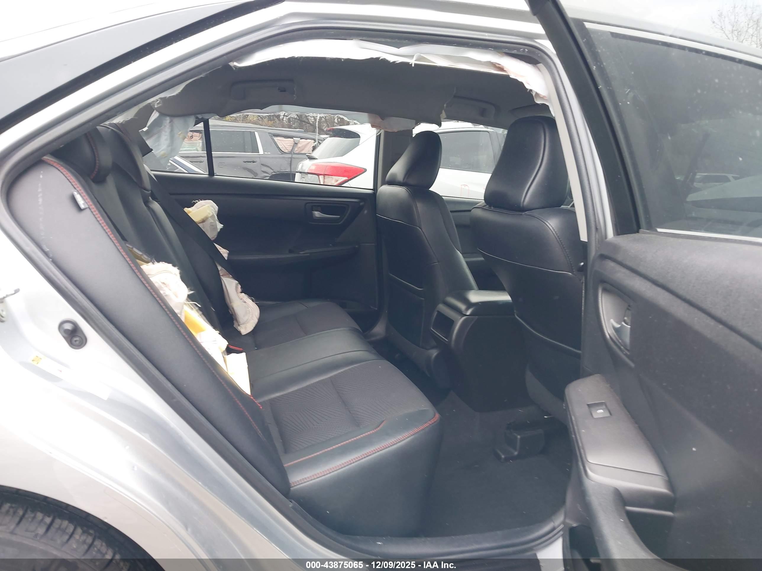 TOYOTA CAMRY image 8