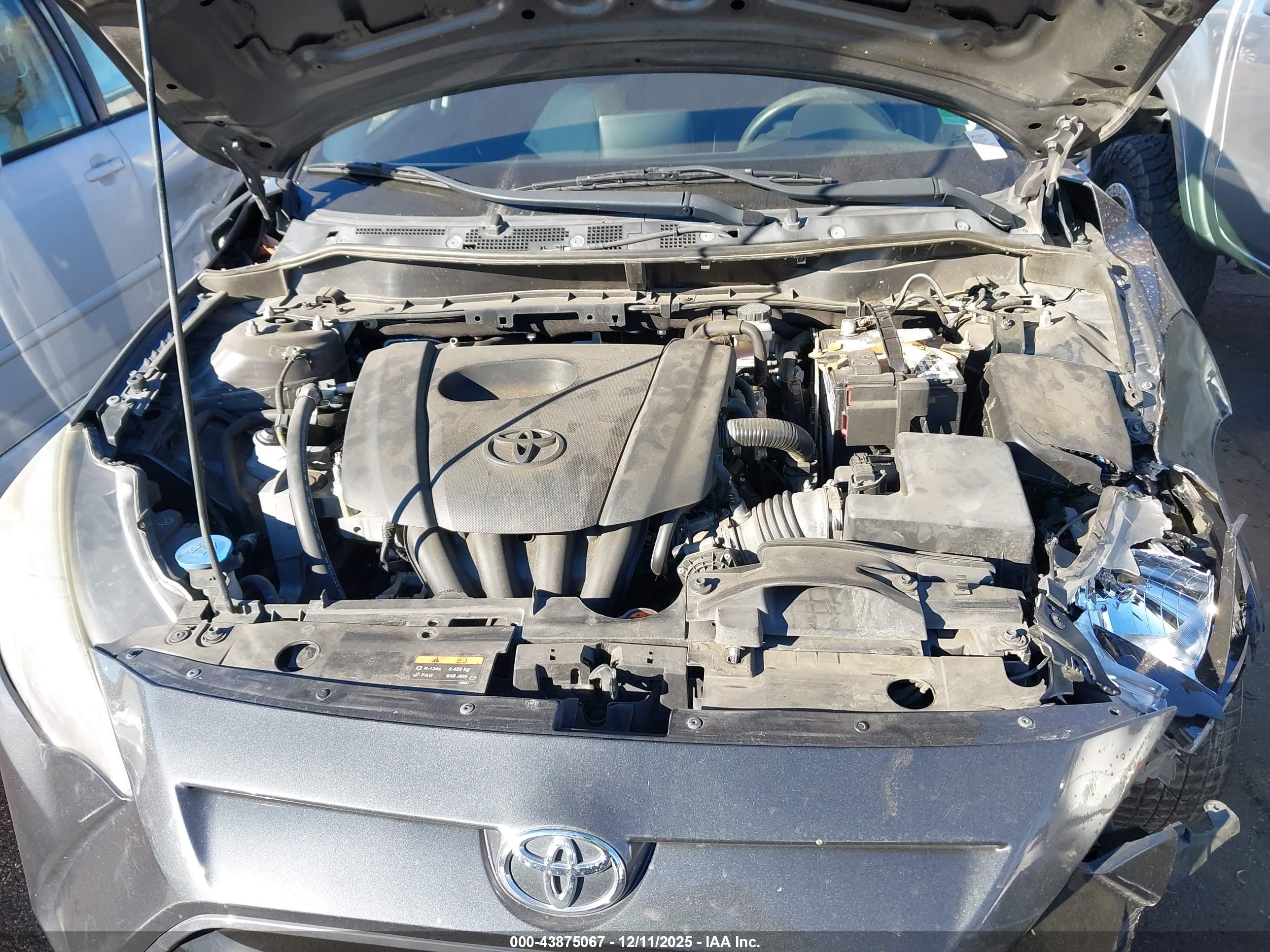 TOYOTA YARIS image 10