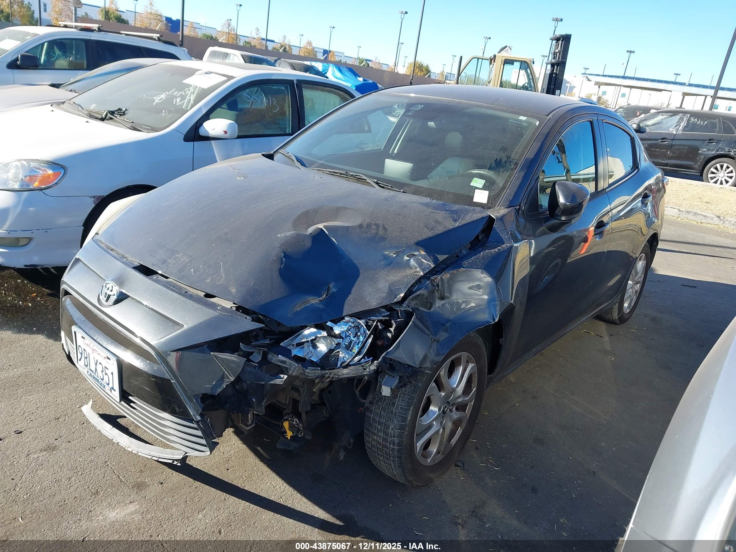 TOYOTA YARIS image 6