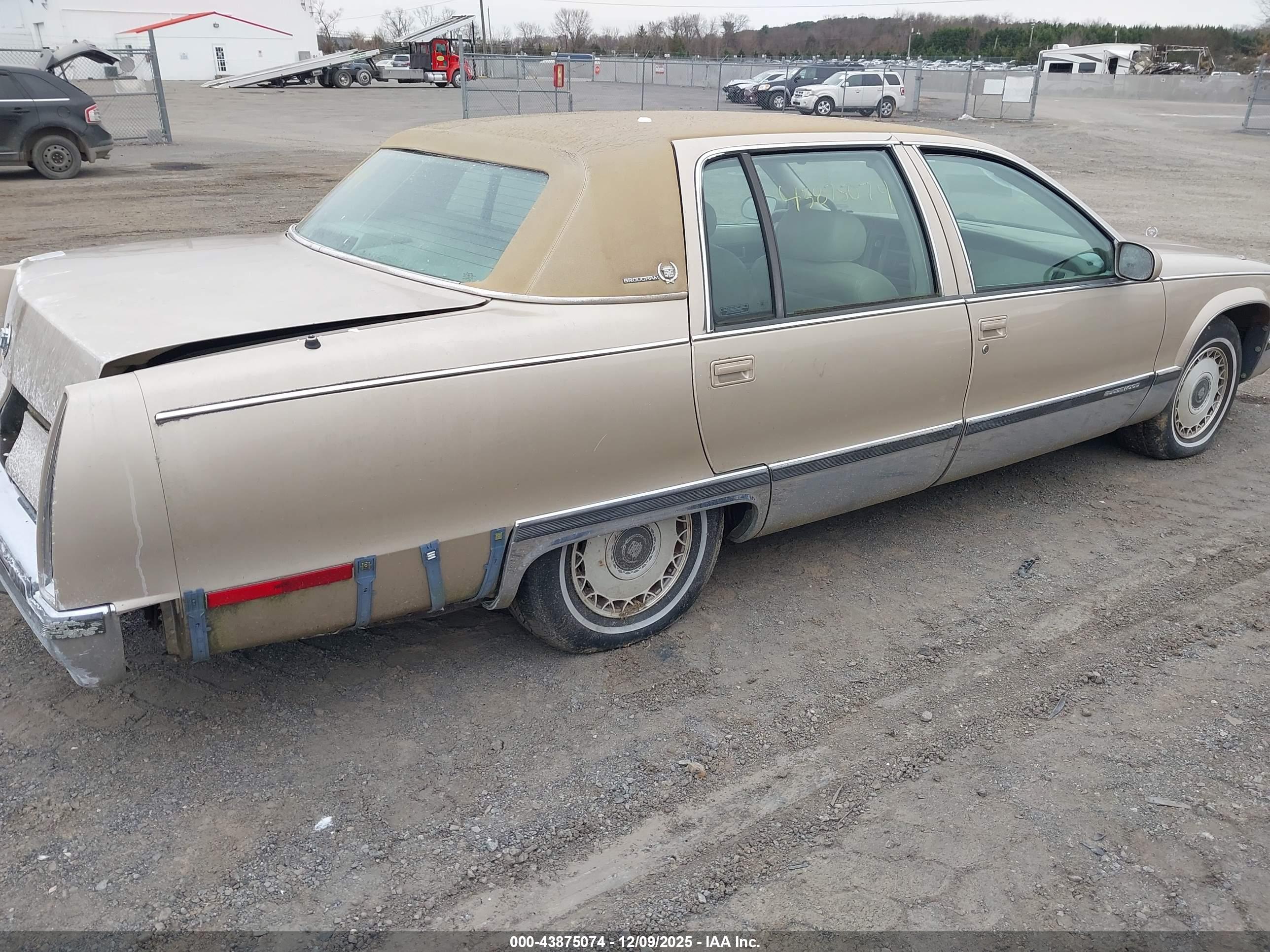 CADILLAC FLEETWOOD image 4