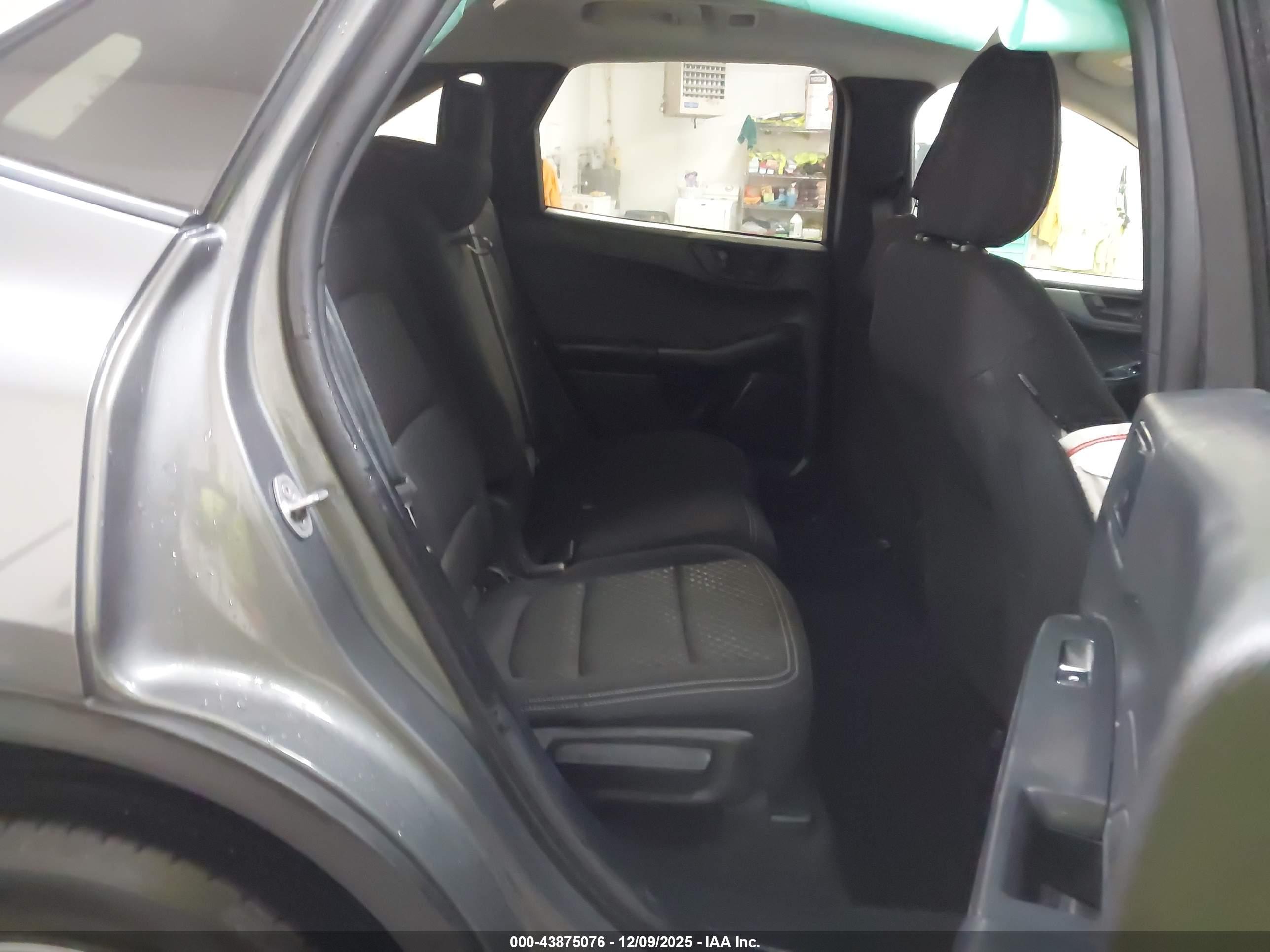 FORD ESCAPE image 8