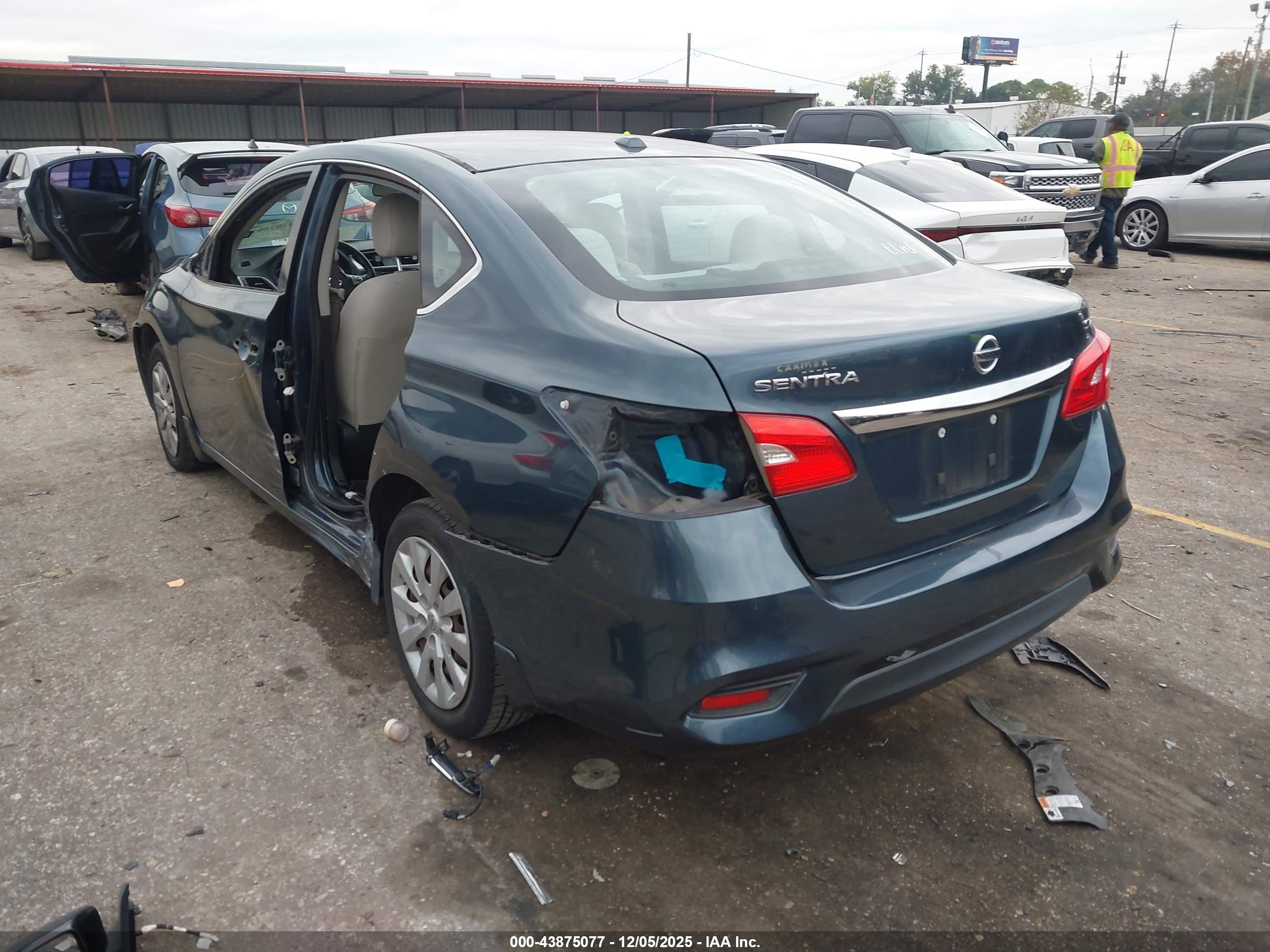 NISSAN SENTRA image 3