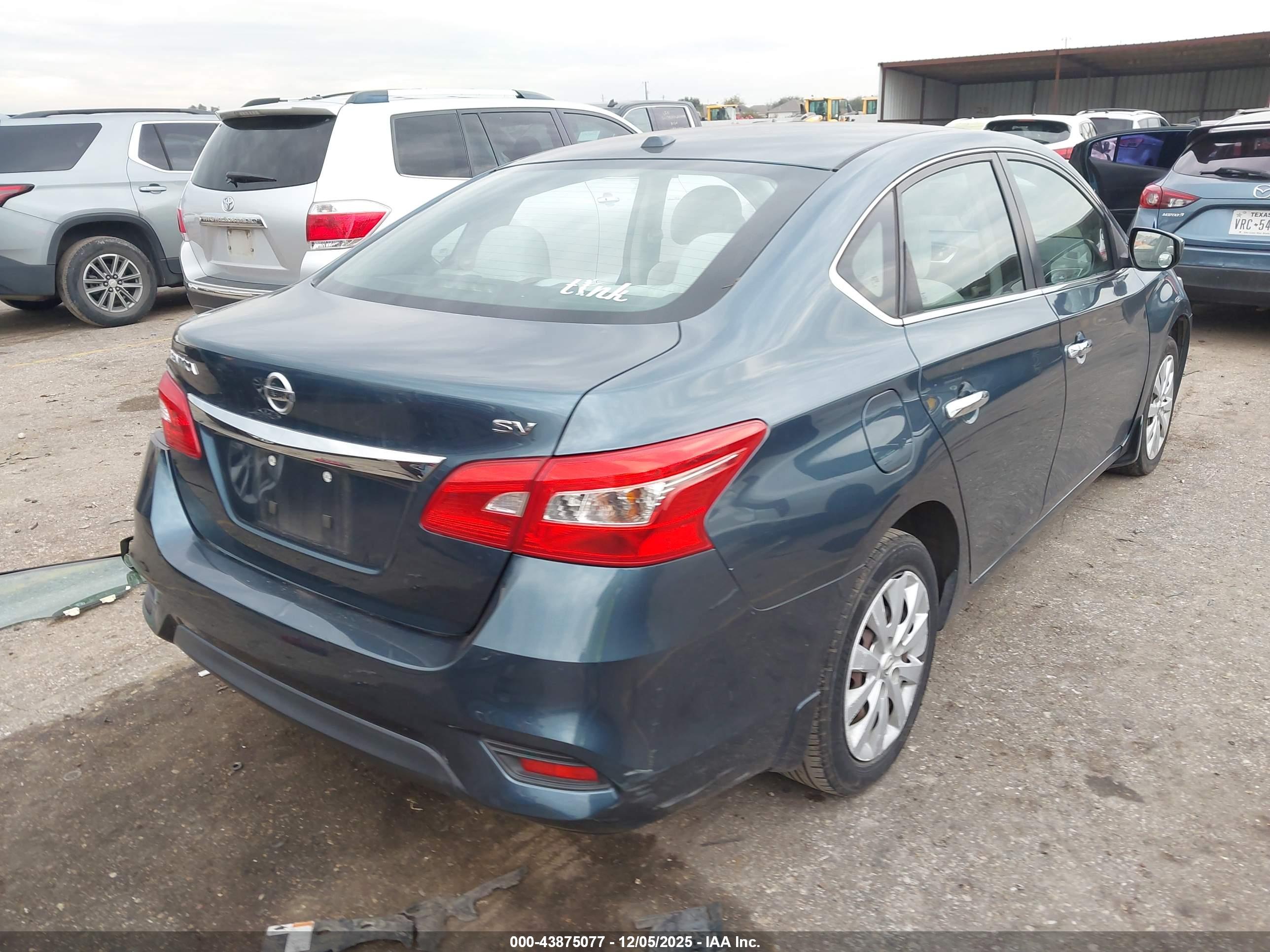 NISSAN SENTRA image 4