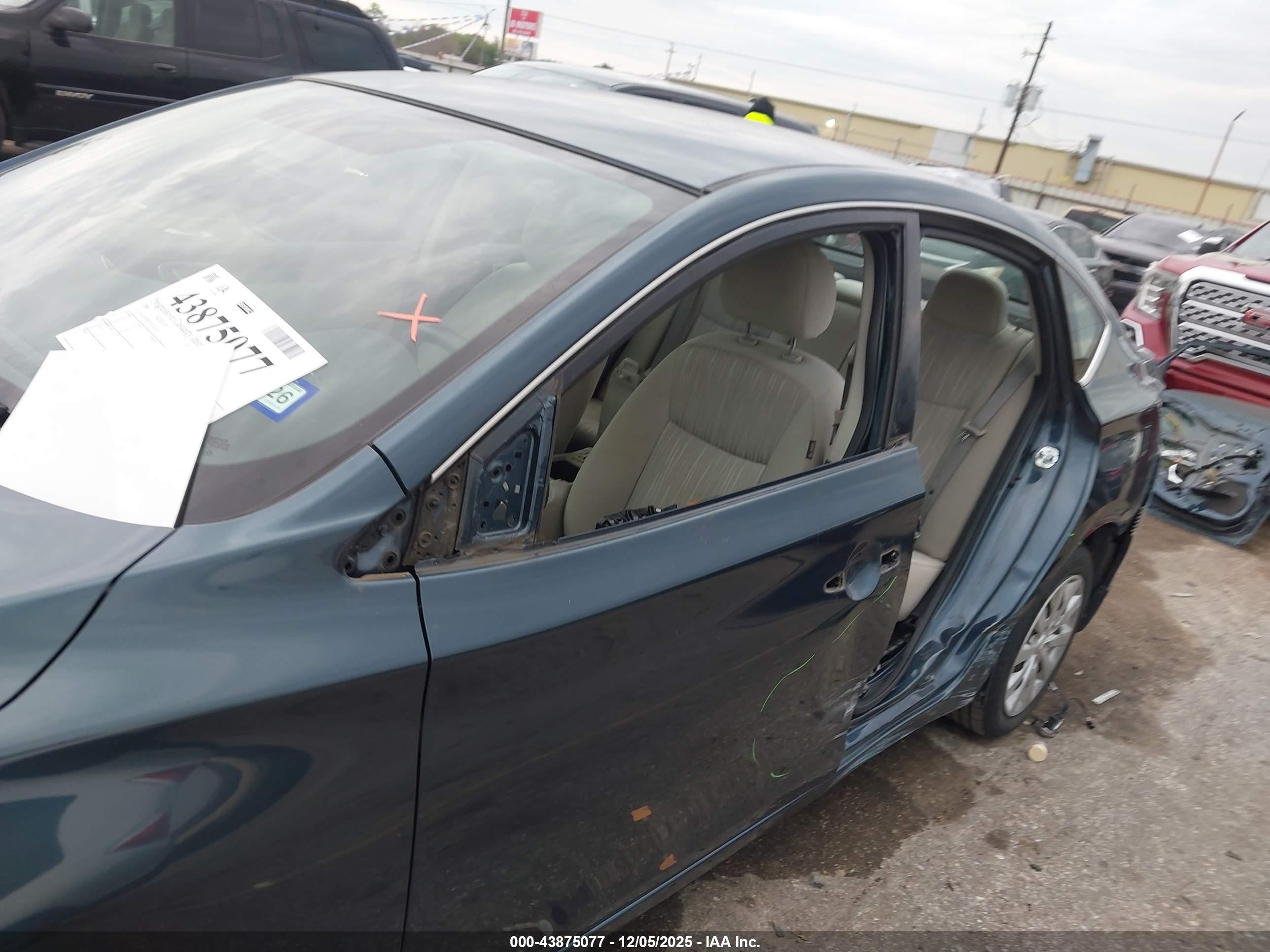 NISSAN SENTRA image 6