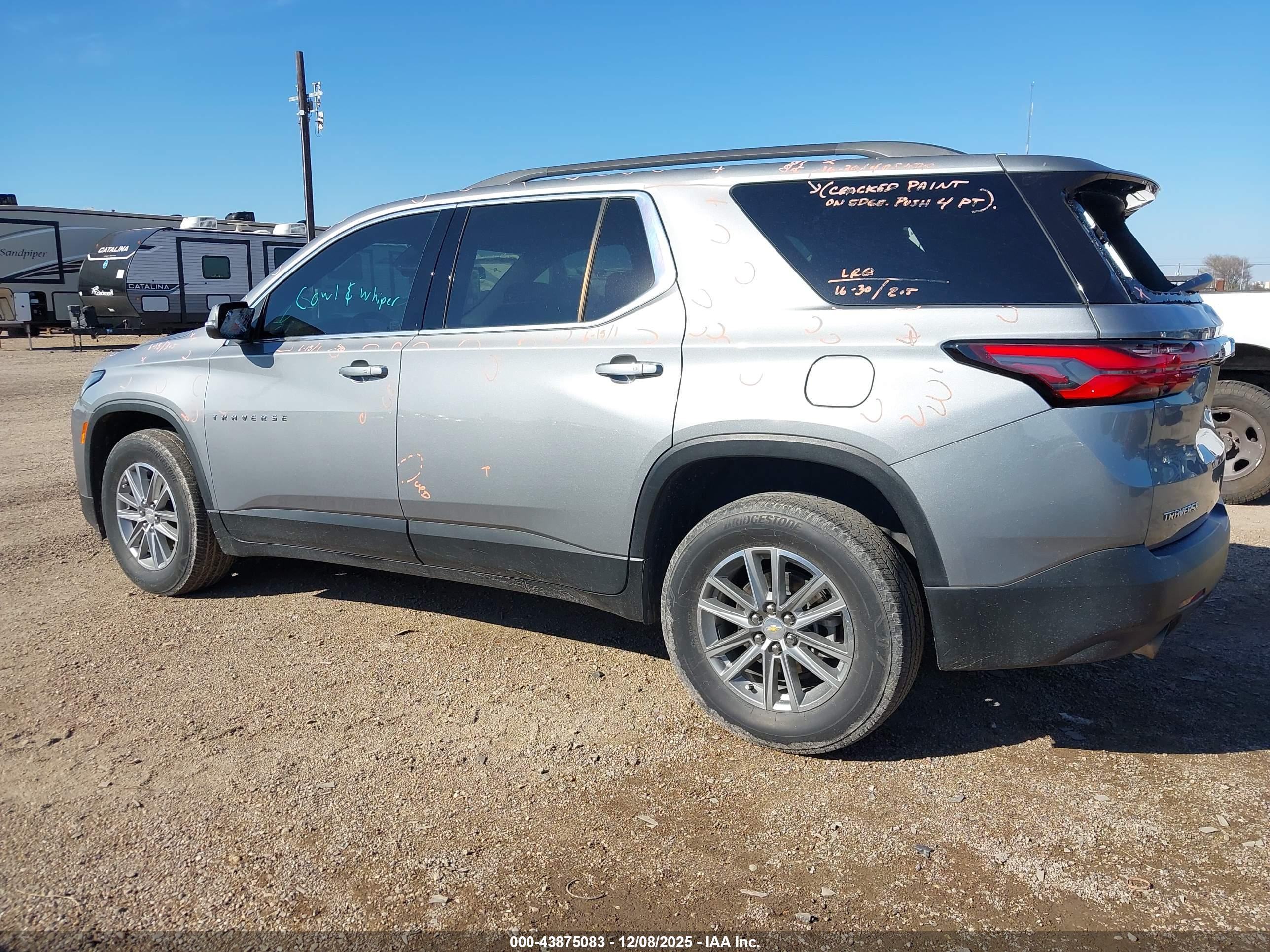 CHEVROLET TRAVERSE image 3