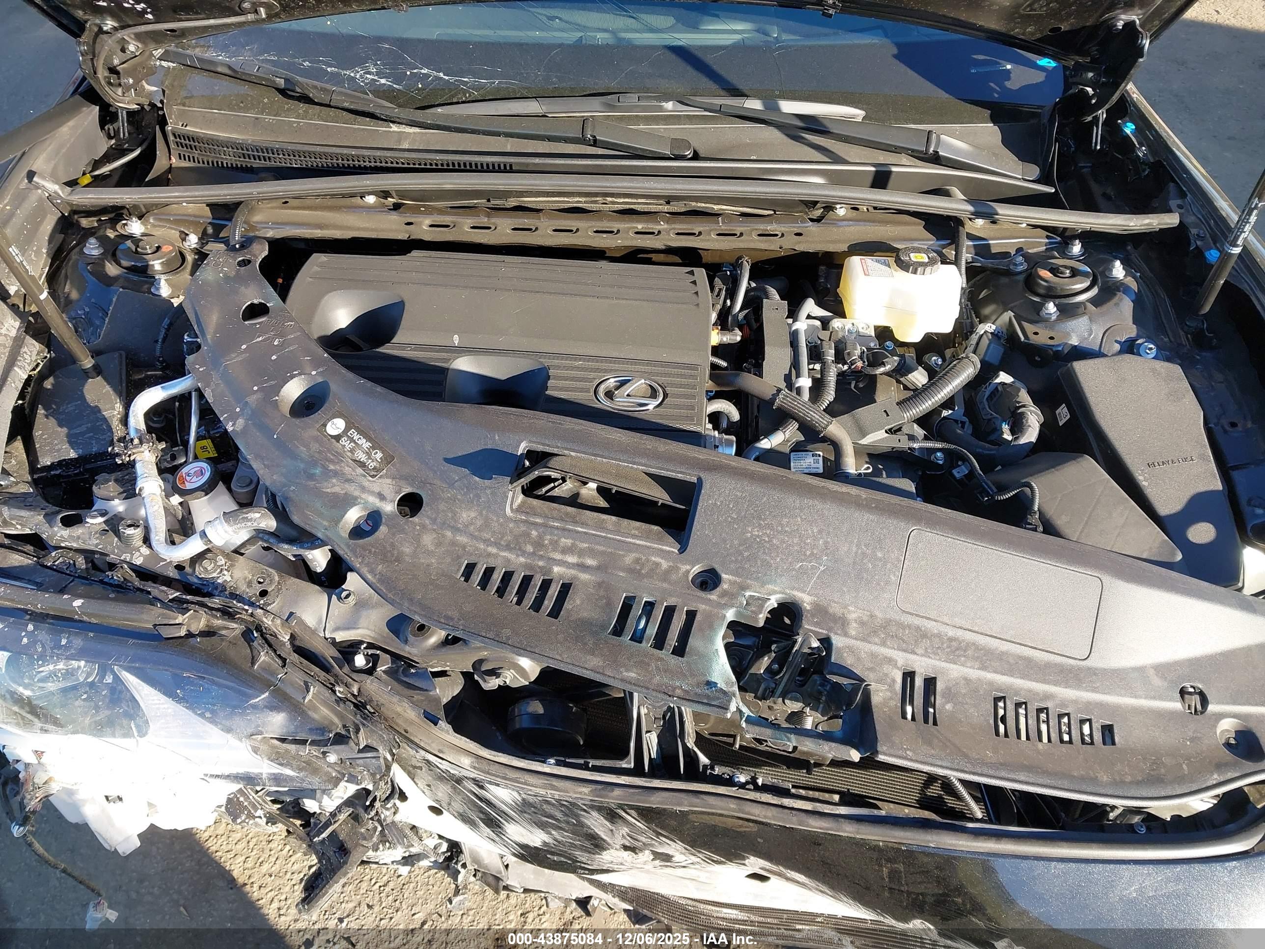 LEXUS ES image 10