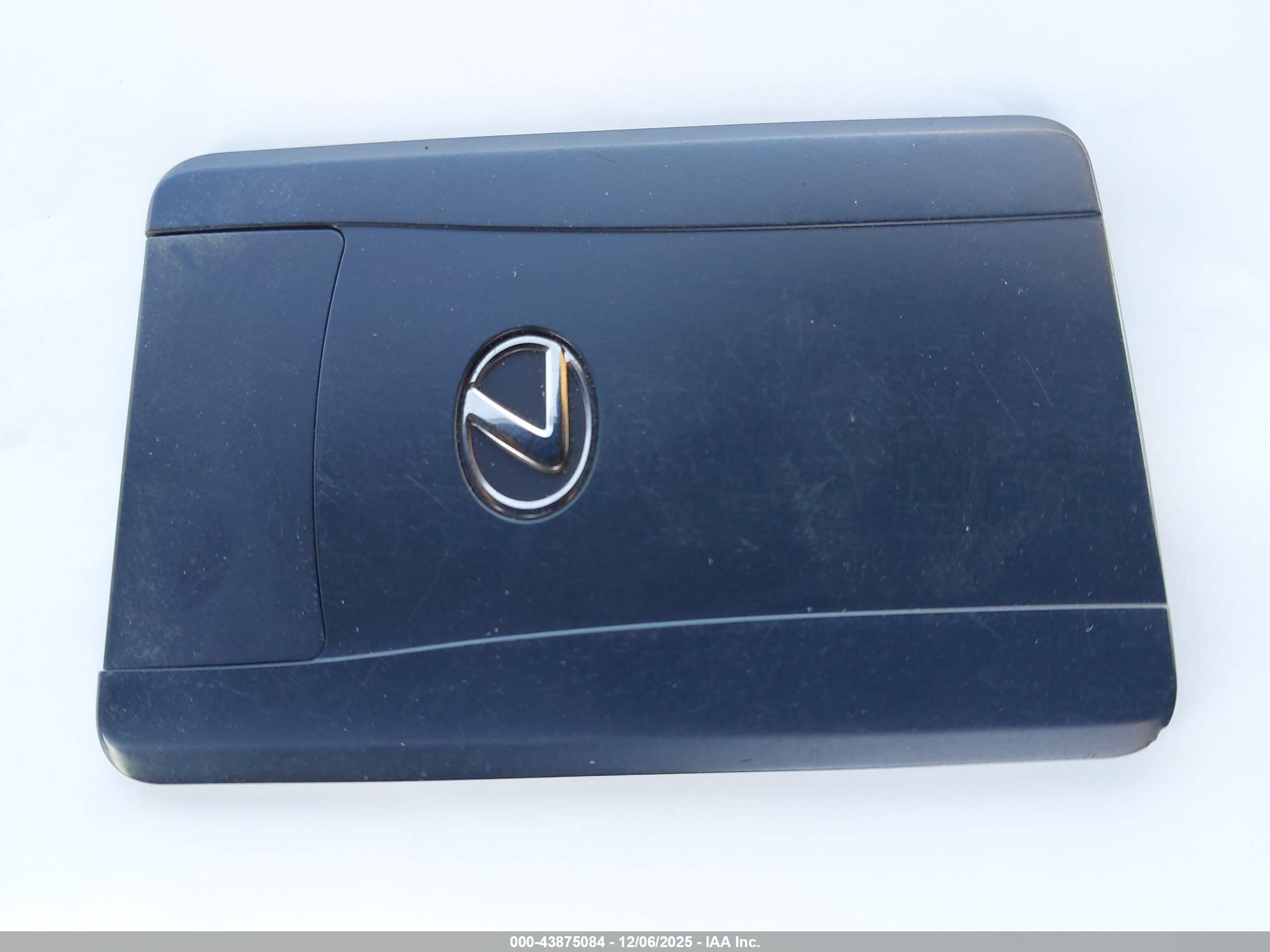 LEXUS ES image 11