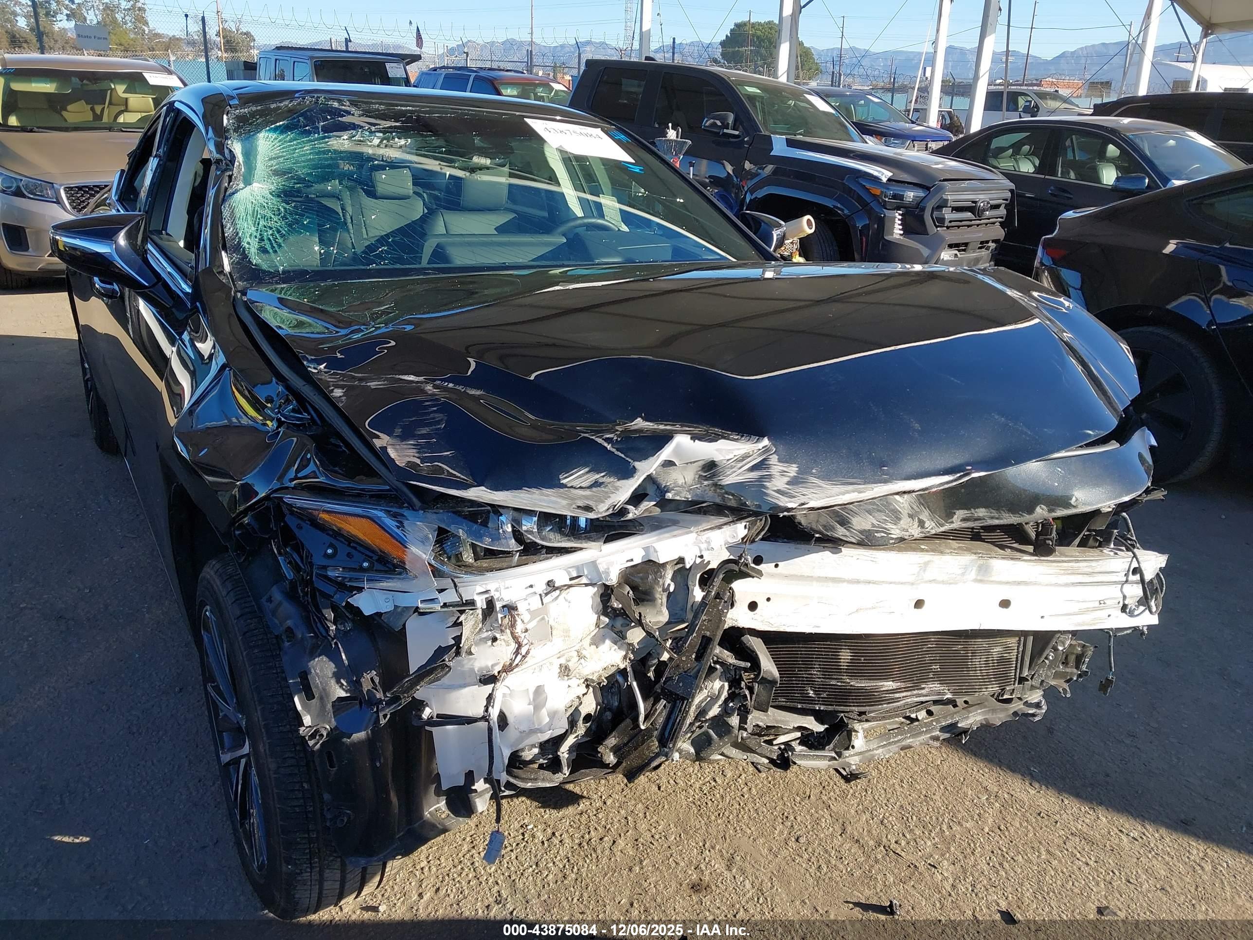 LEXUS ES image 6