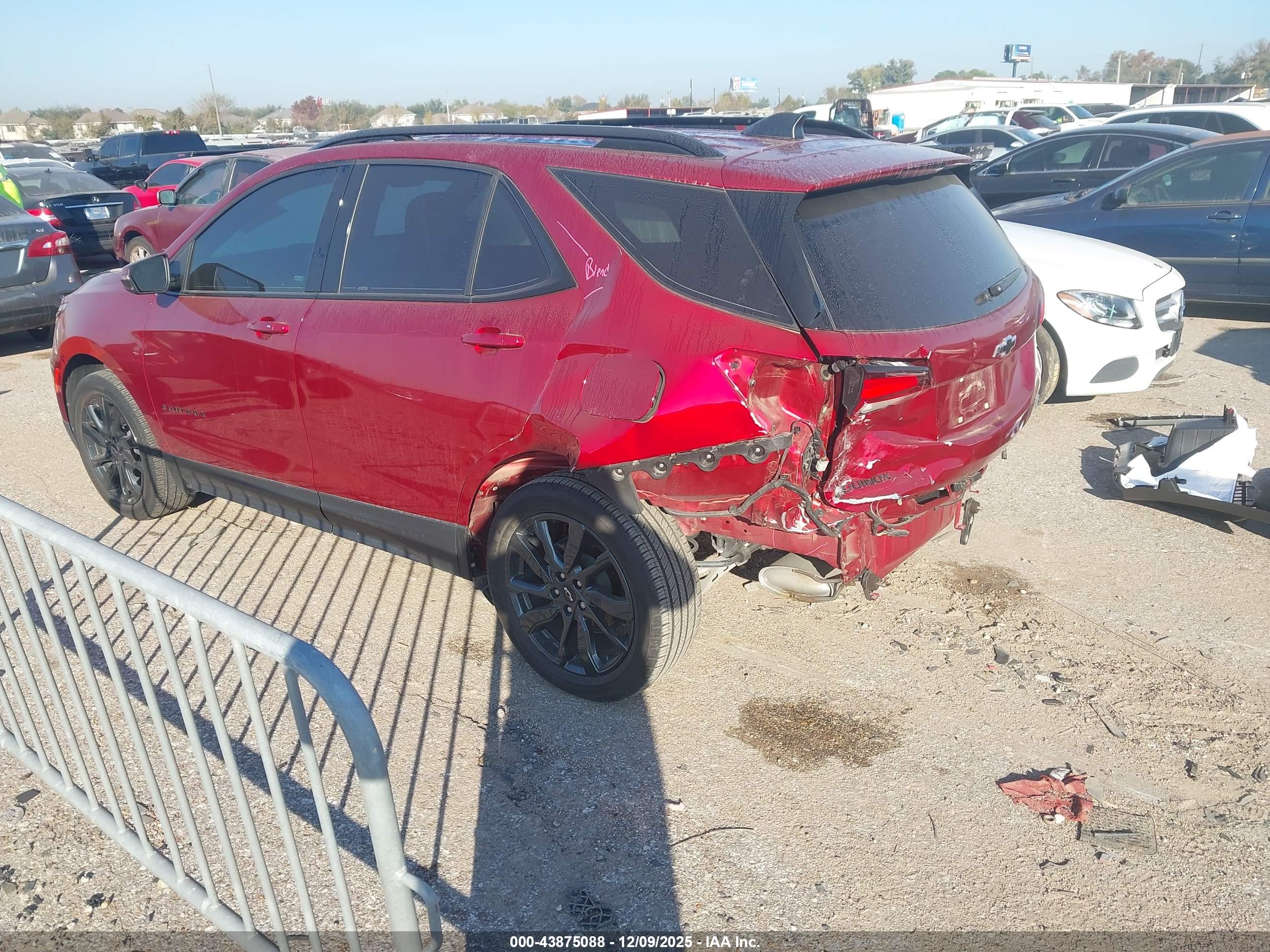 CHEVROLET EQUINOX image 3