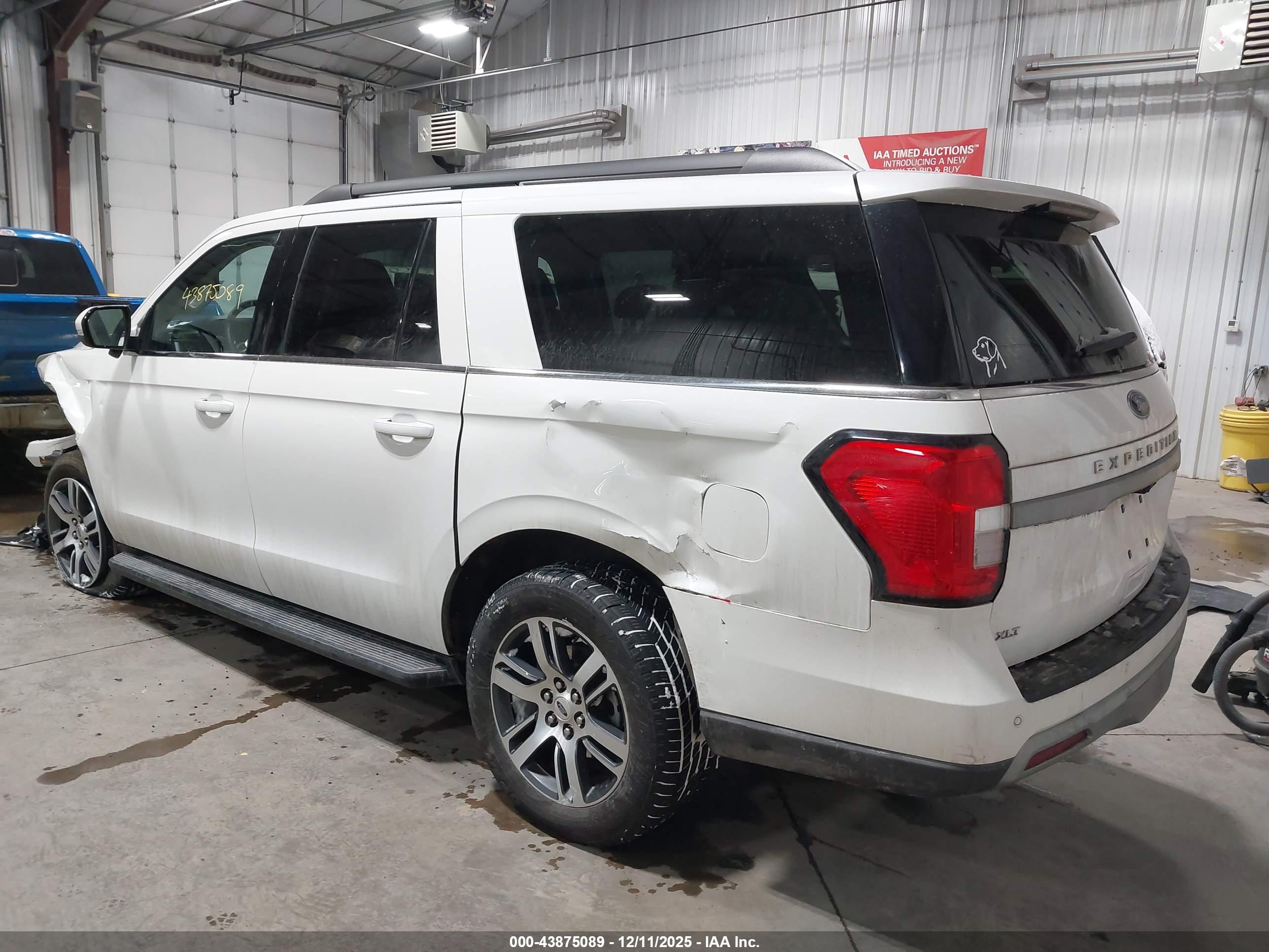 FORD EXPEDITION image 3
