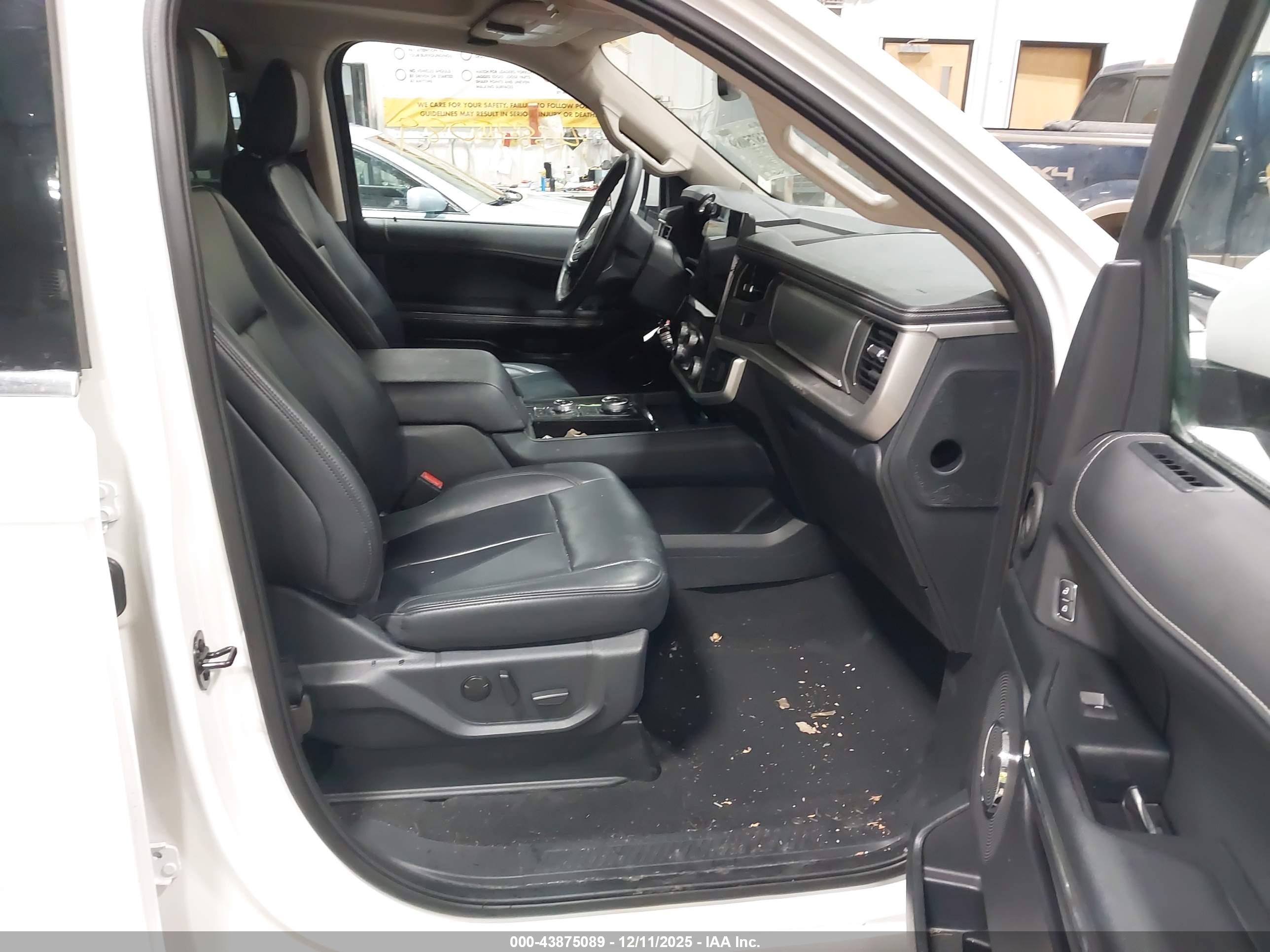 FORD EXPEDITION image 5